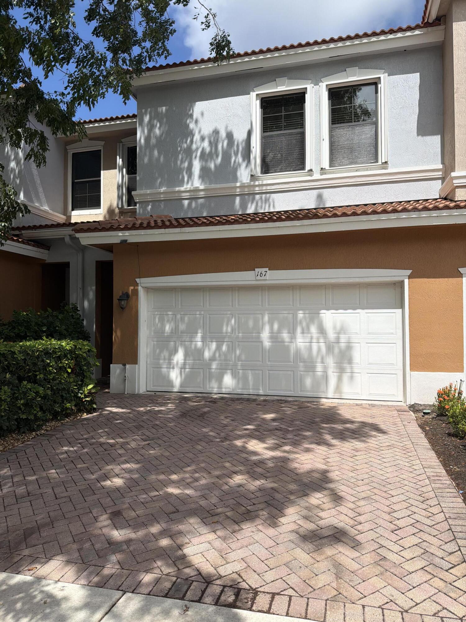 167 Gramercy Square Drive Property Photo 1