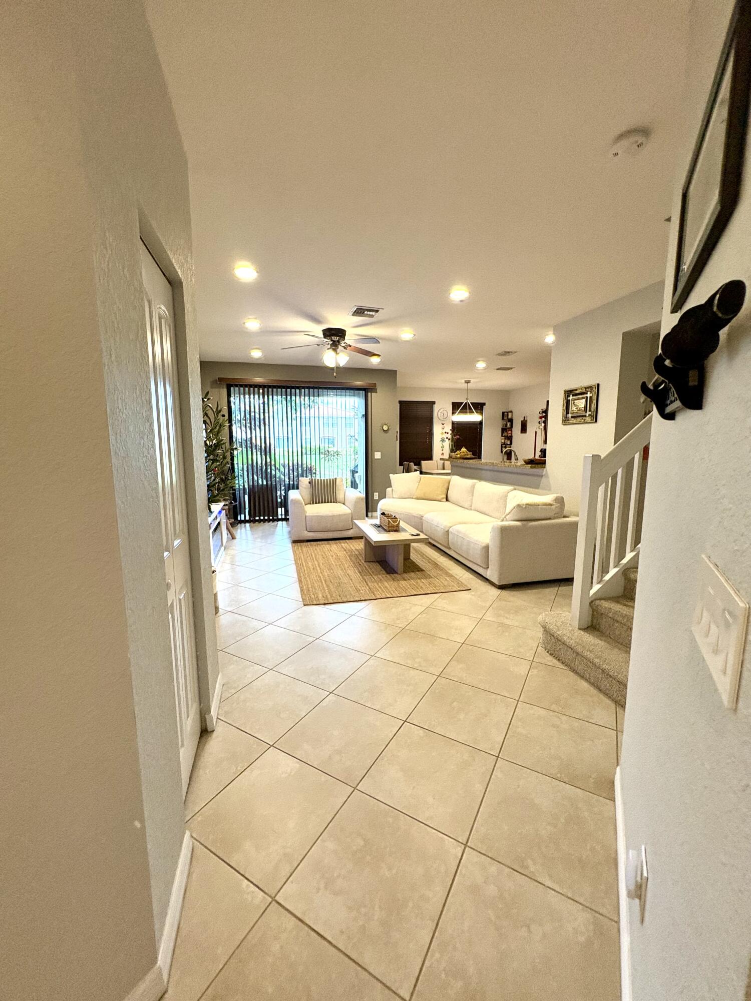 167 Gramercy Square Drive Property Photo 2