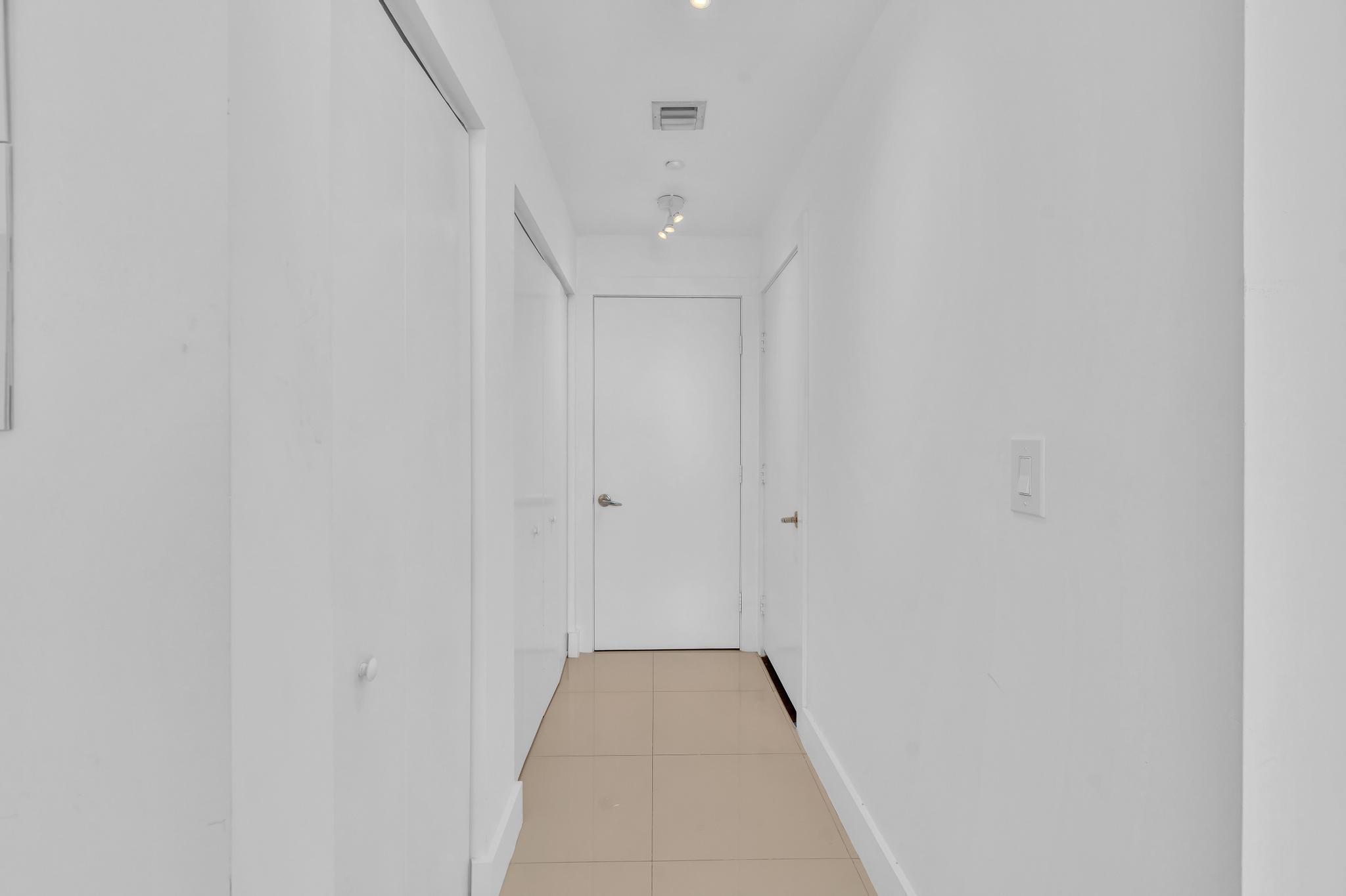 900 Biscayne Boulevard 4703 Property Photo 23