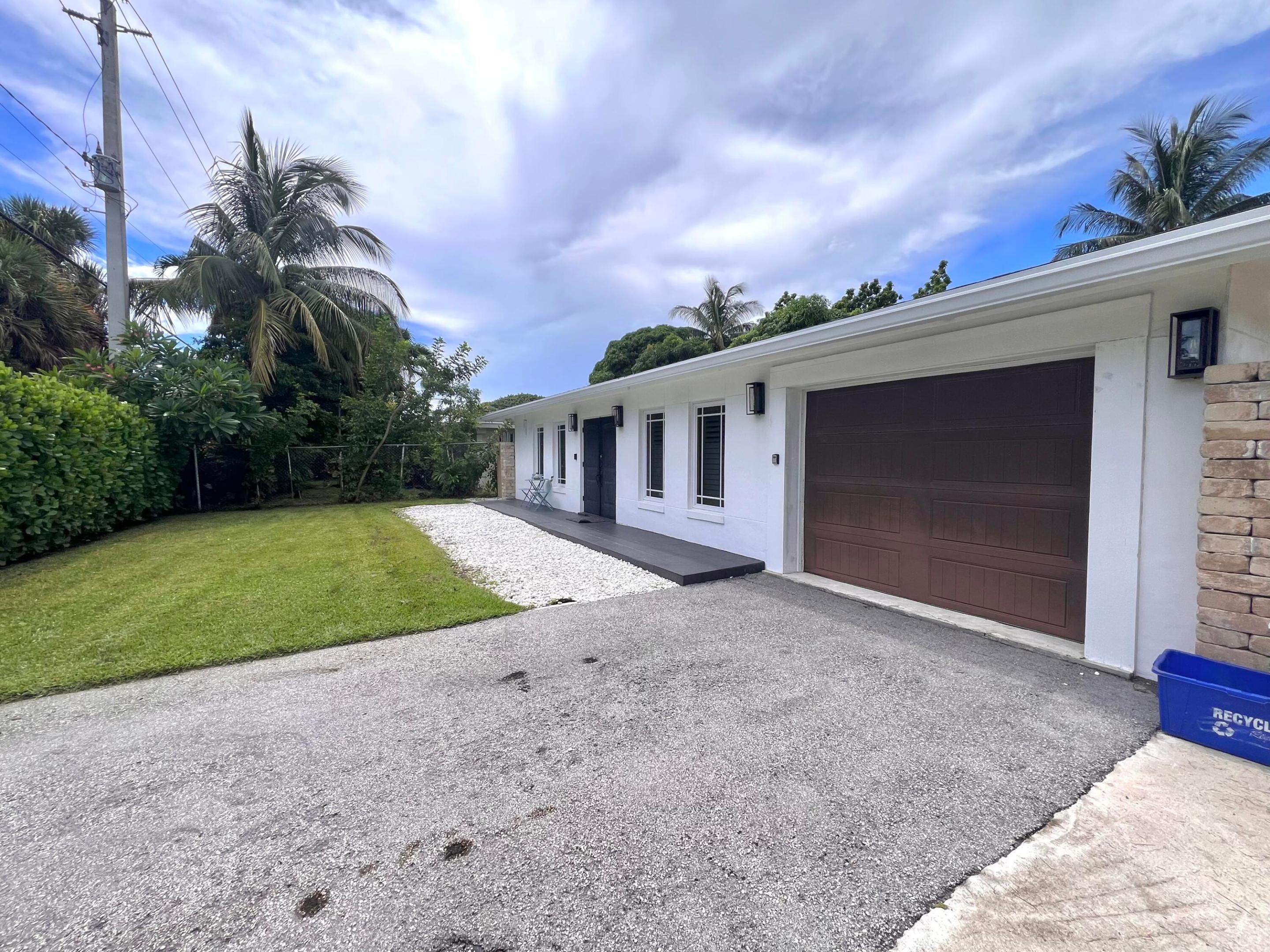 902 S Swinton Avenue Property Photo 1
