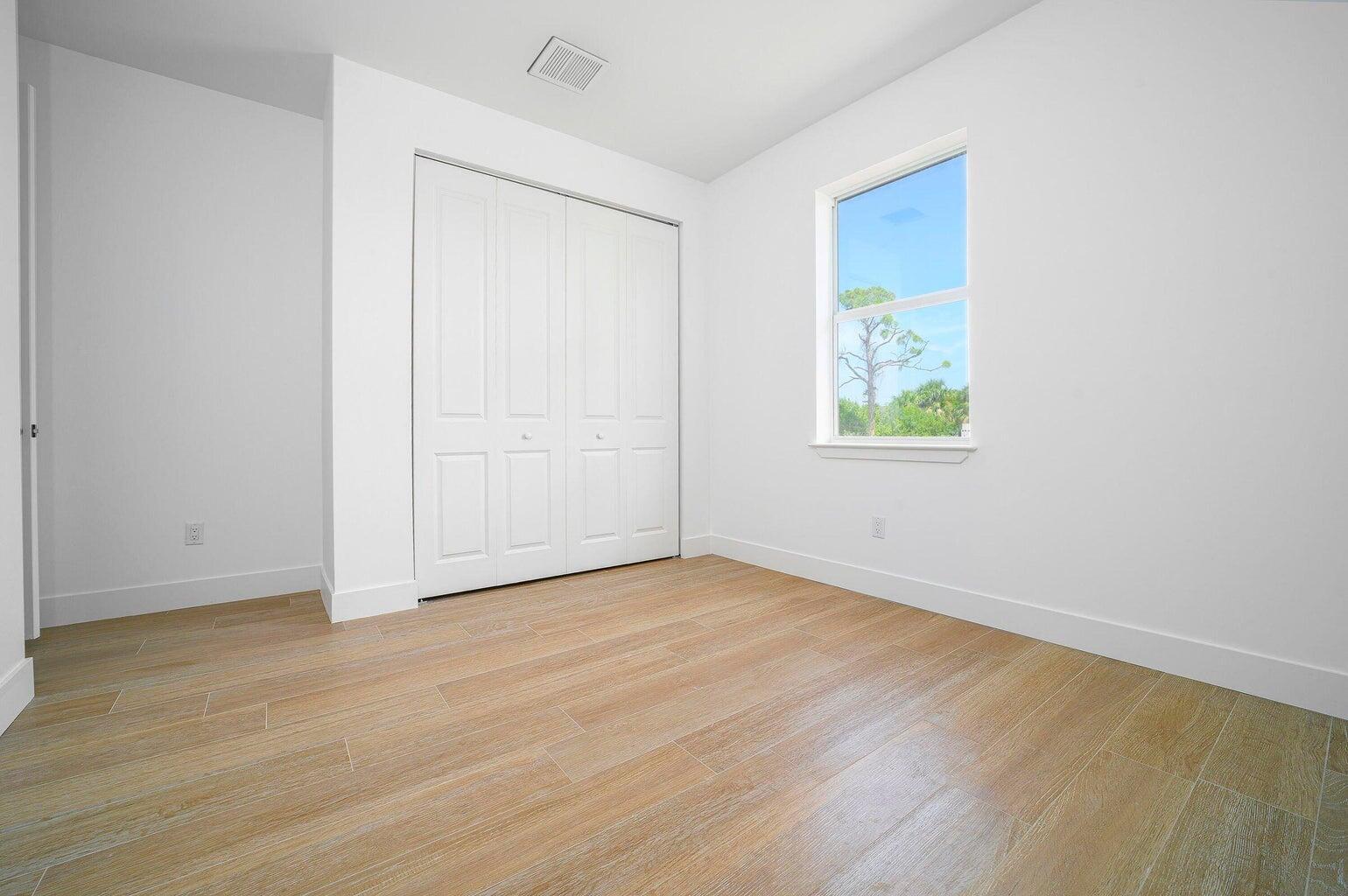 15261 Brainbridge Circle Property Photo 17