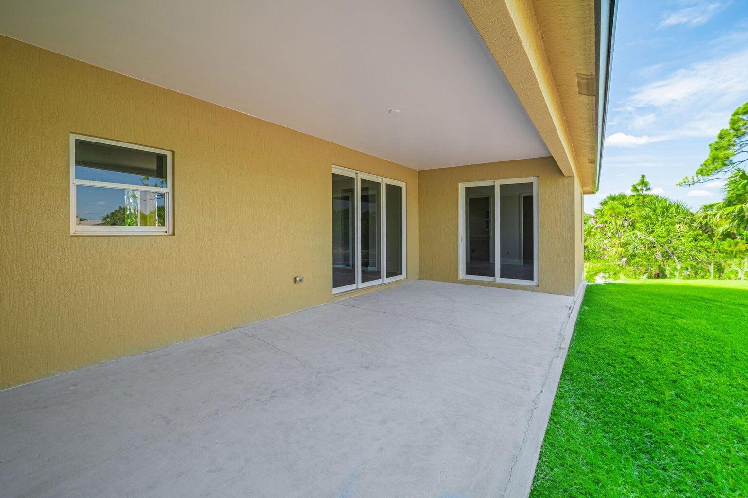 15261 Brainbridge Circle Property Photo 26