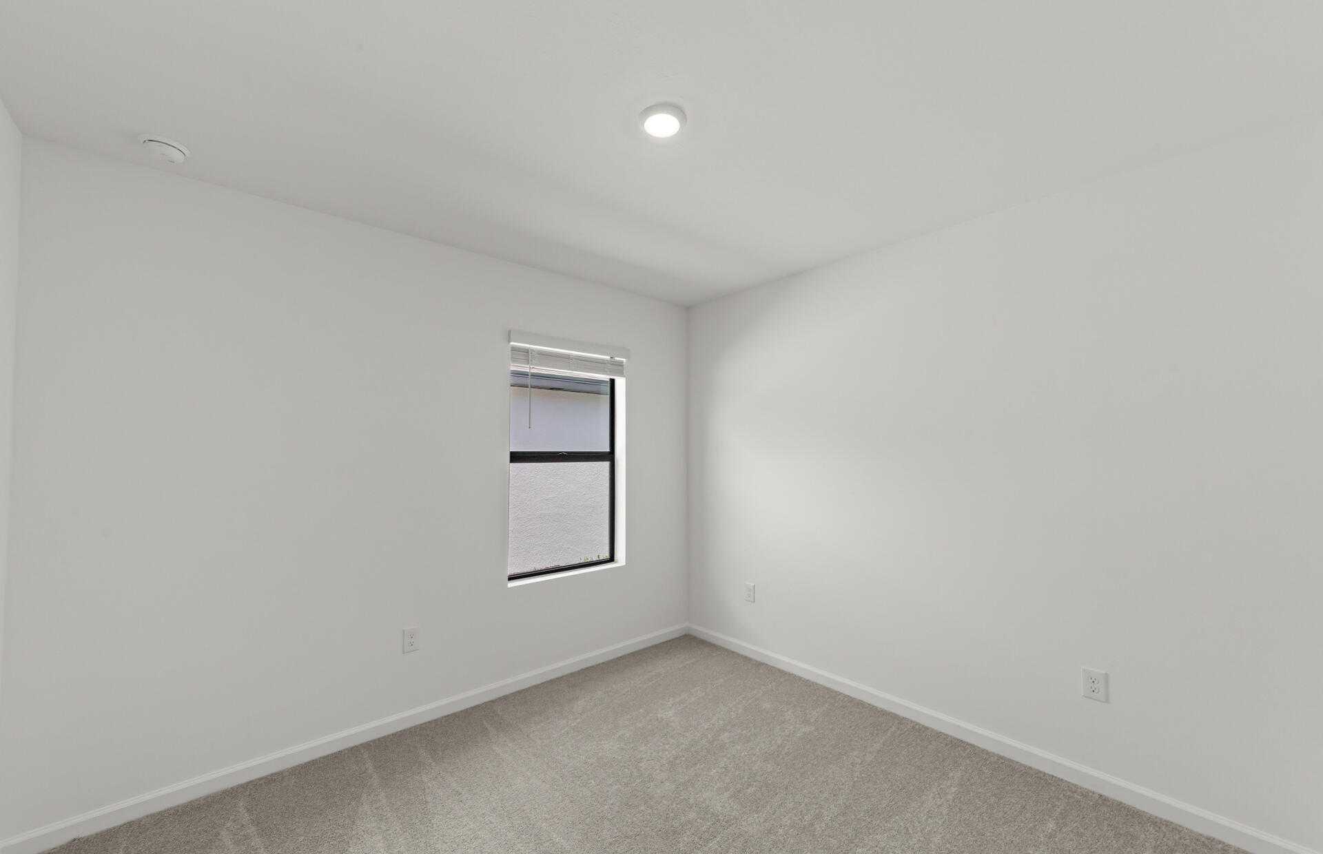 1025 Caloosa Breeze Drive Property Photo 5