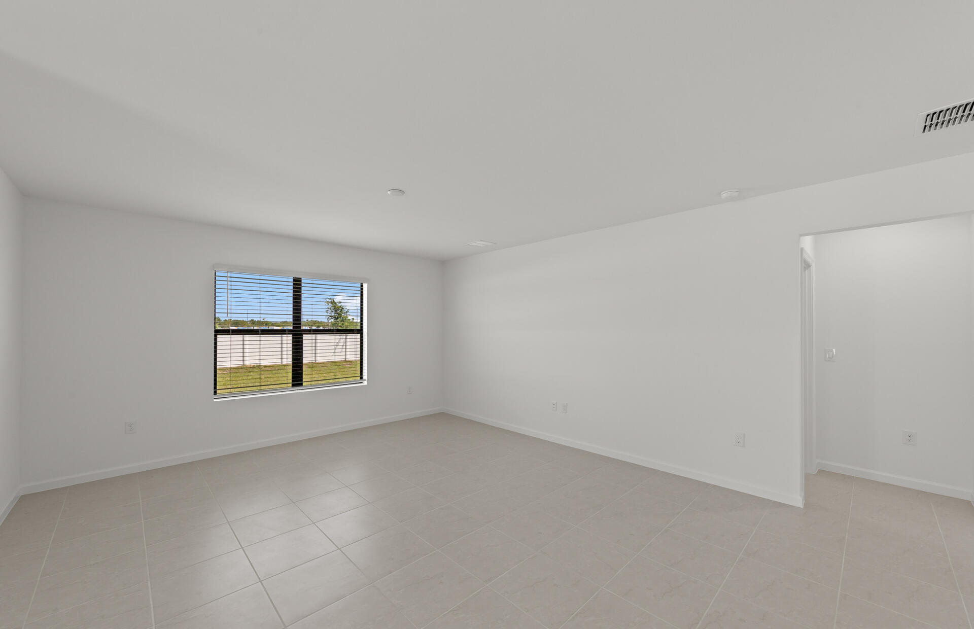 1025 Caloosa Breeze Drive Property Photo 11