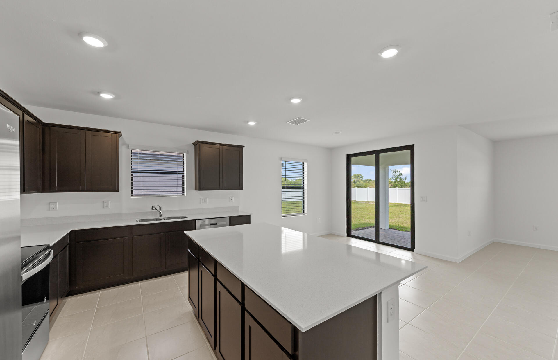1025 Caloosa Breeze Drive Property Photo 15