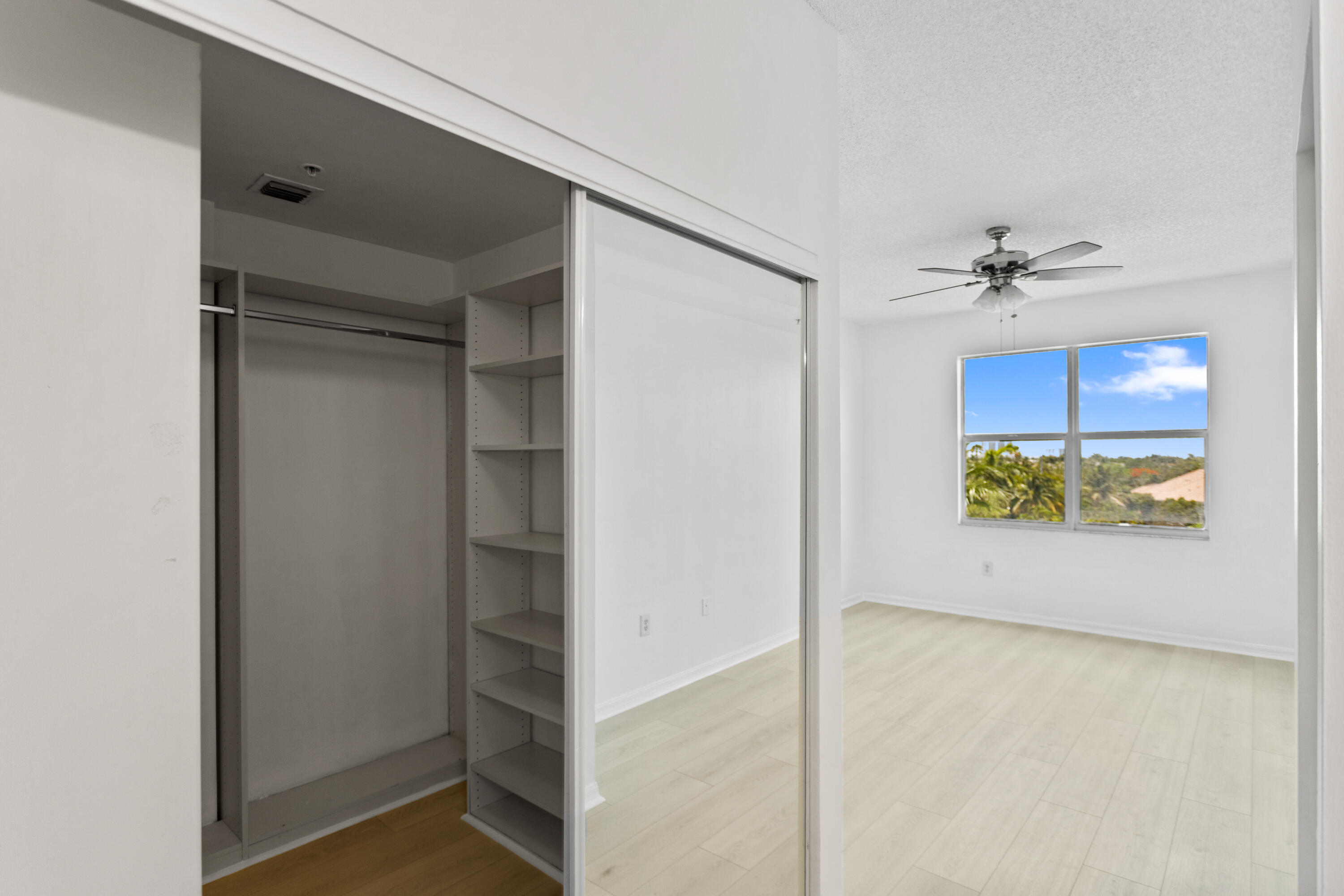 27 Royal Palm Way 503 Property Photo 19