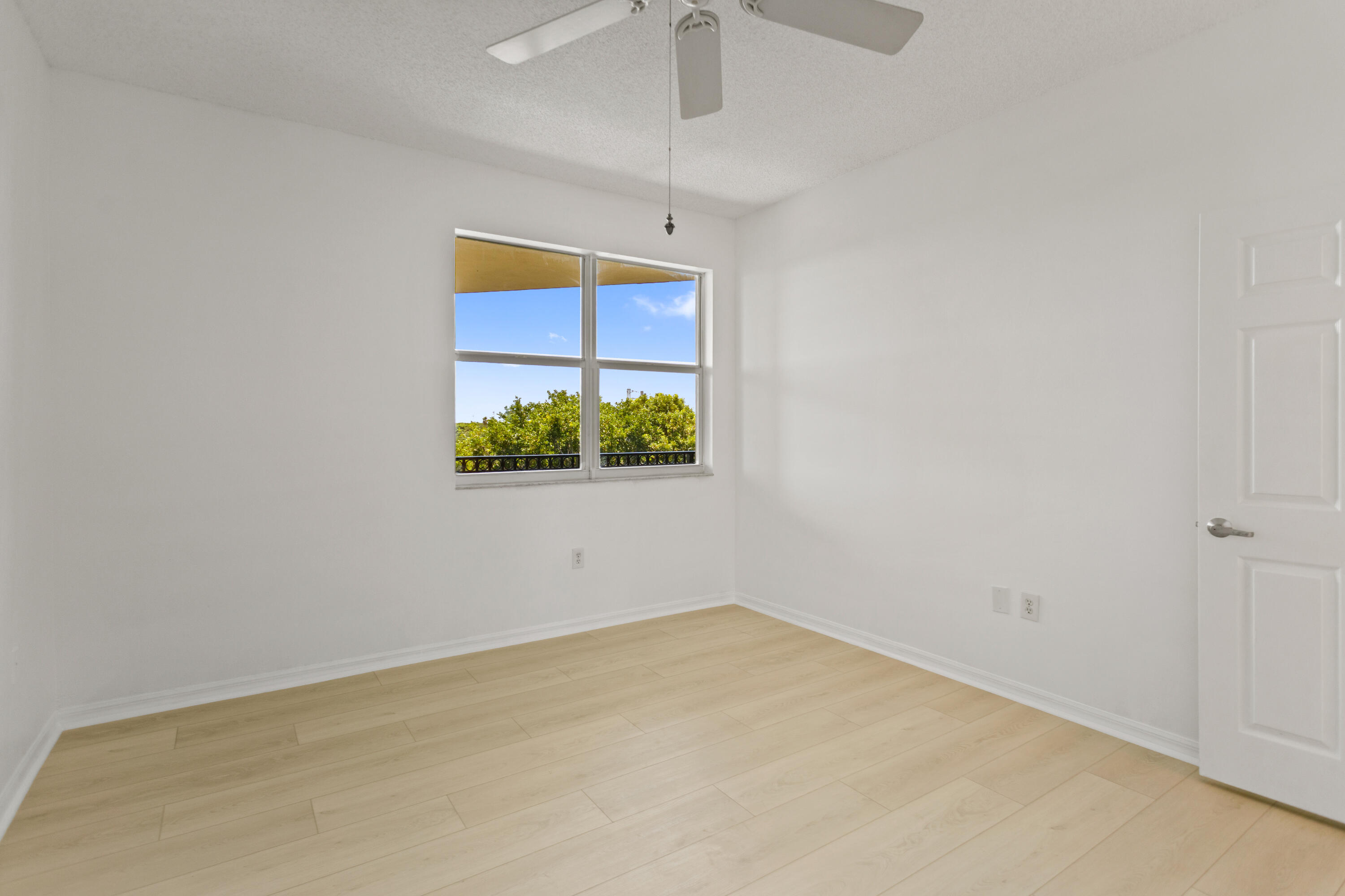 27 Royal Palm Way 503 Property Photo 24