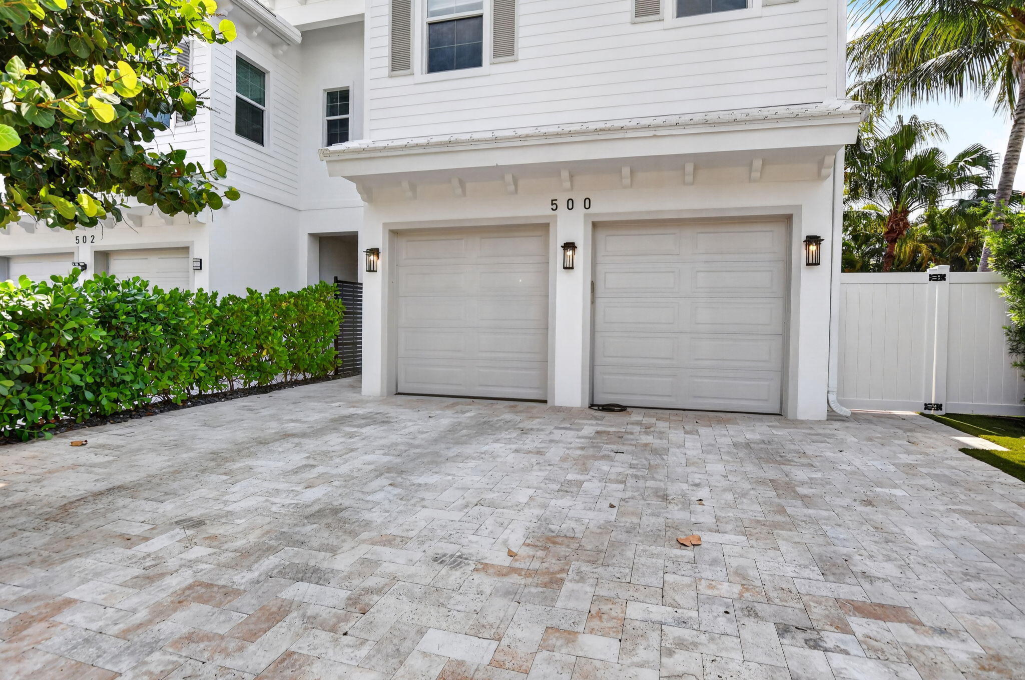 500 Ne Wavecrest Way Property Photo 4
