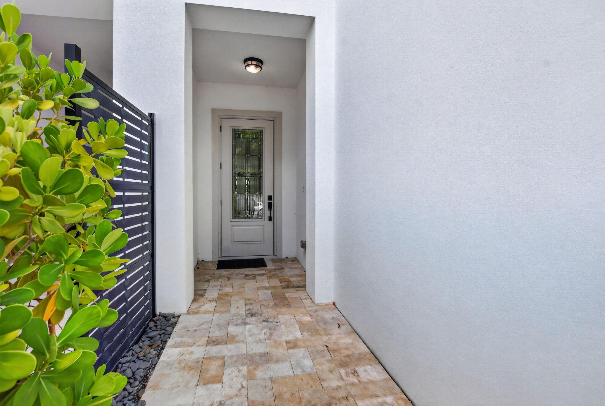 500 Ne Wavecrest Way Property Photo 6