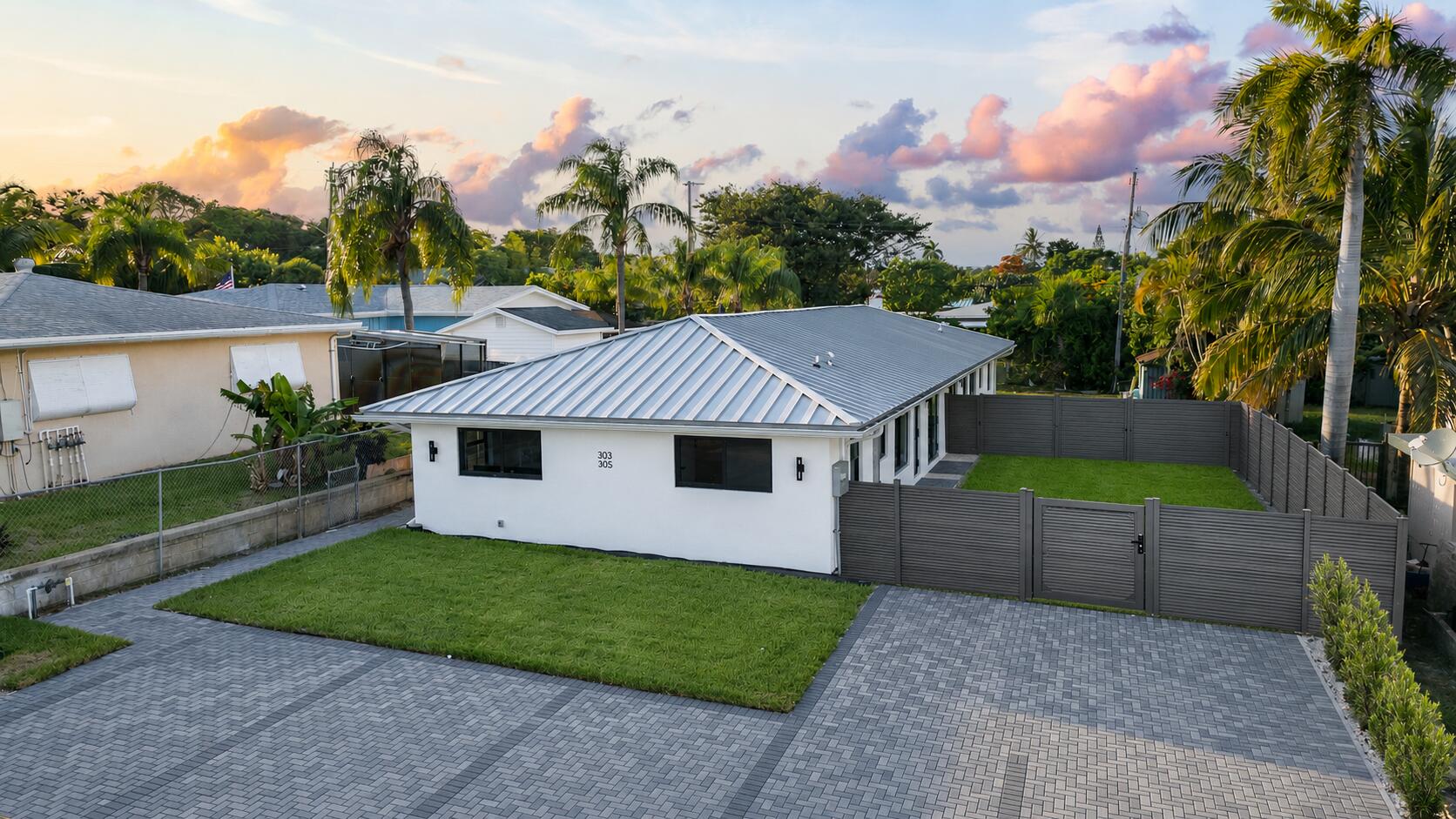 303 De Carie Street