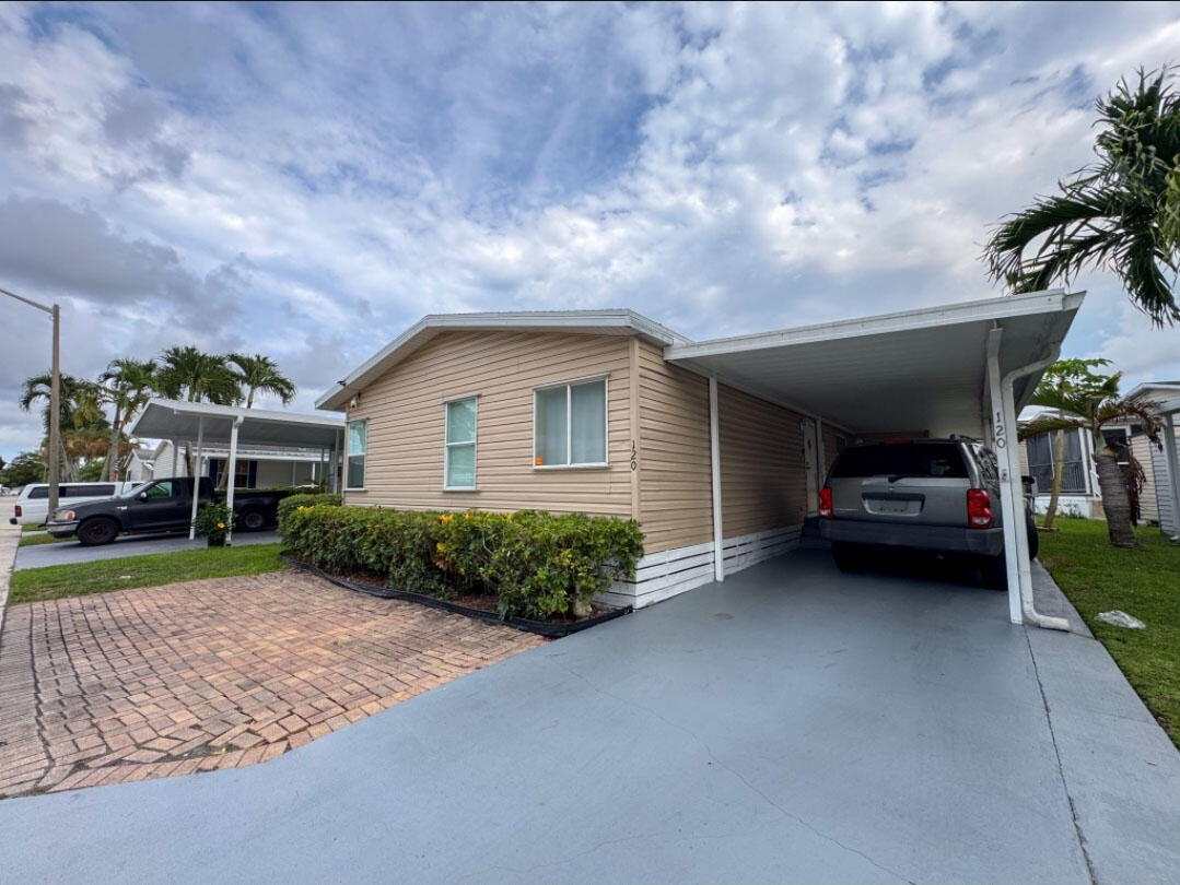 120 Plantation Boulevard 120