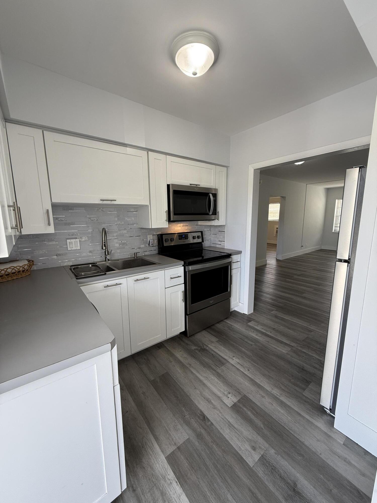B26040563 Property Photo 3
