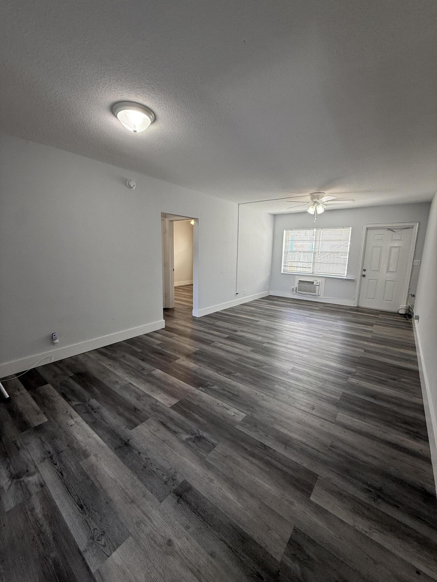 B26040563 Property Photo 4