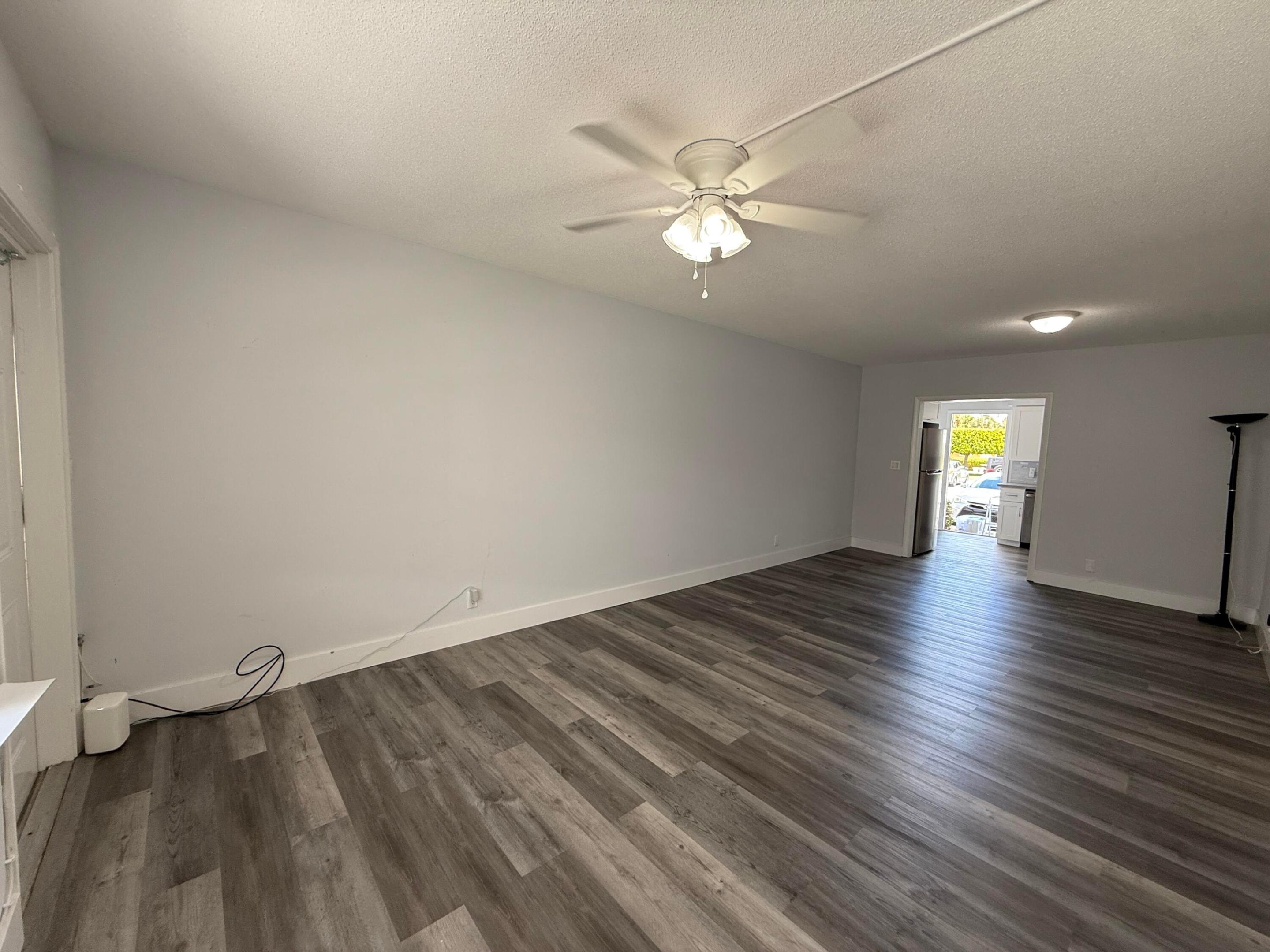 B26040563 Property Photo 6