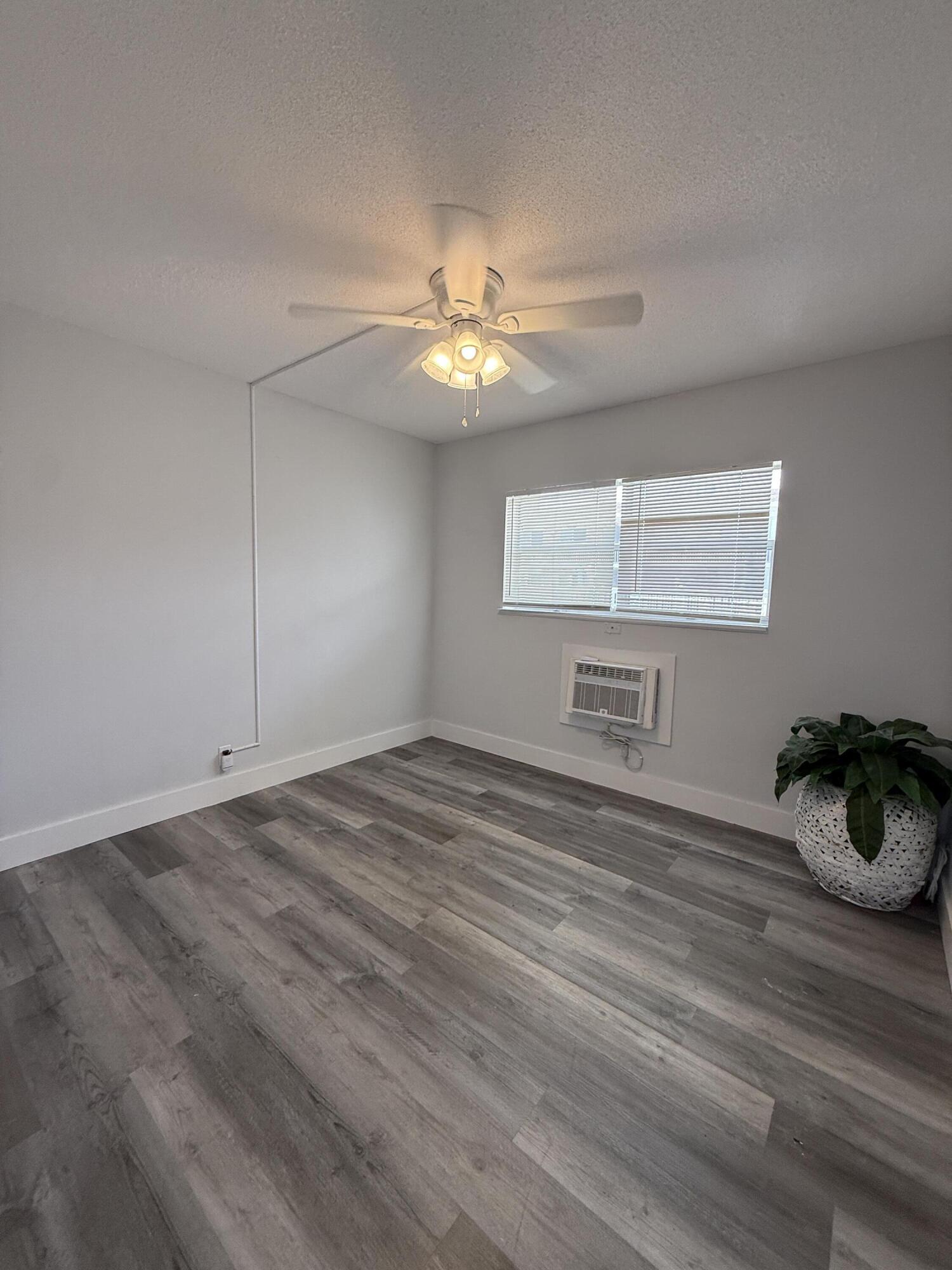 B26040563 Property Photo 8