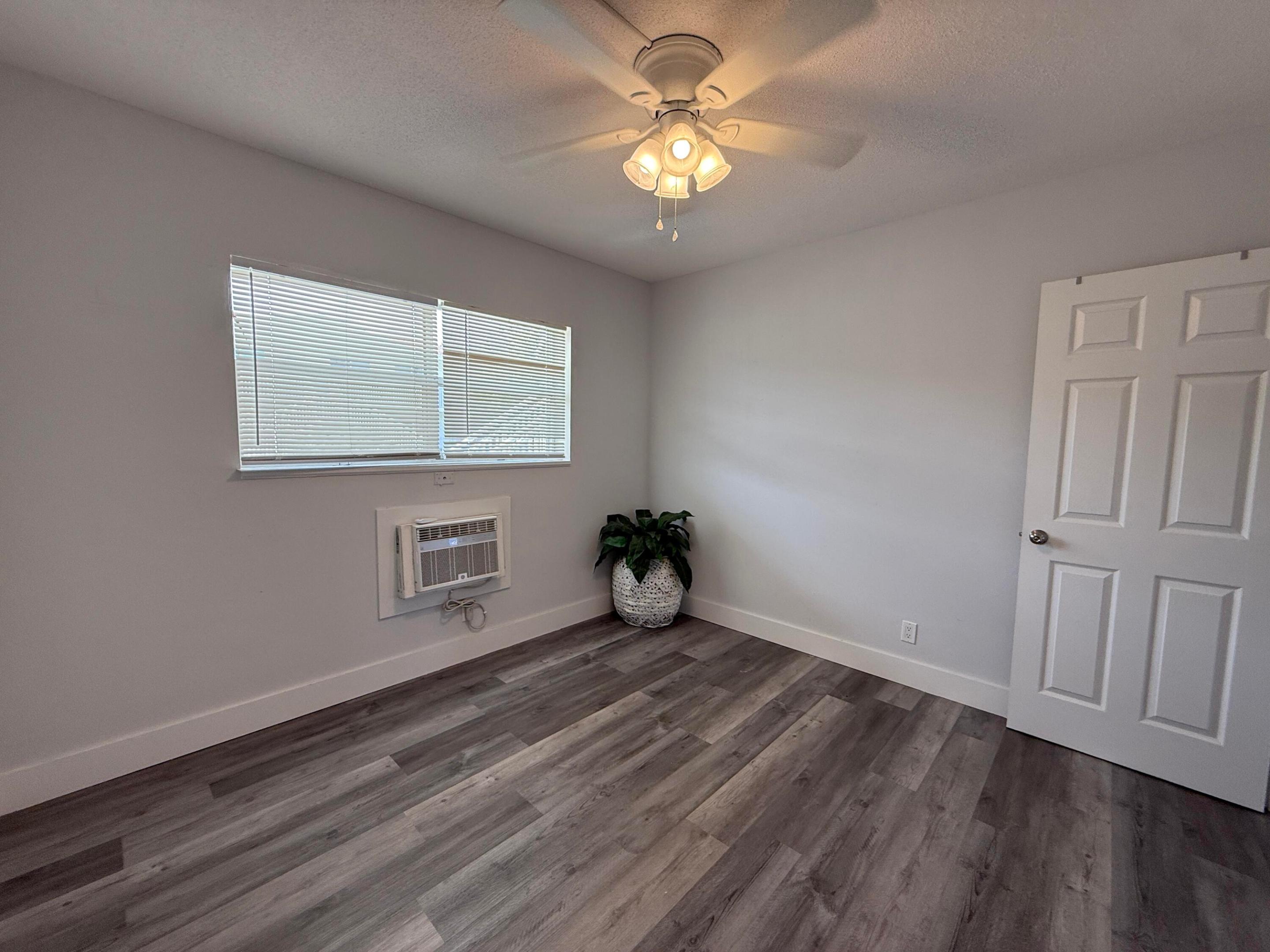 B26040563 Property Photo 10