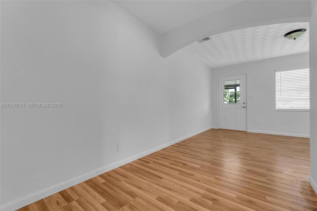 6340 Dawson Street Property Photo 10