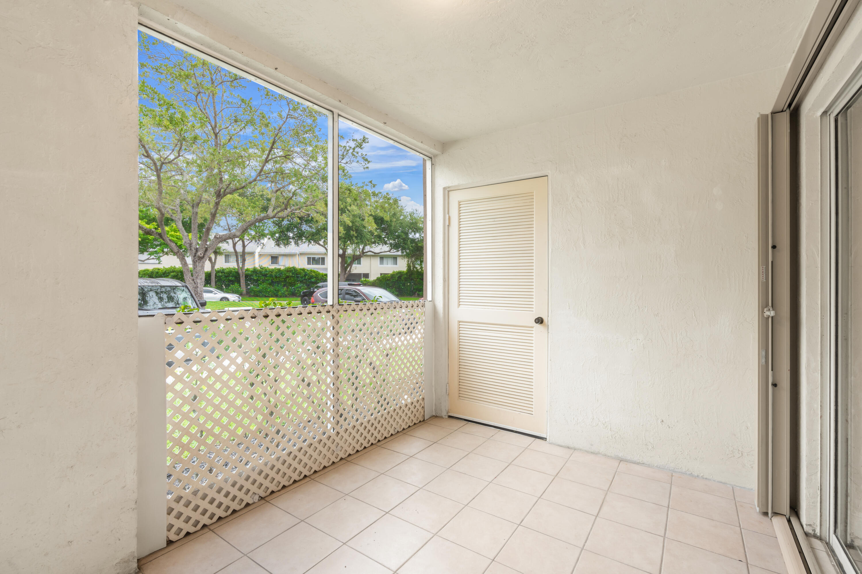 9855 Westview Drive 714 Property Photo 8