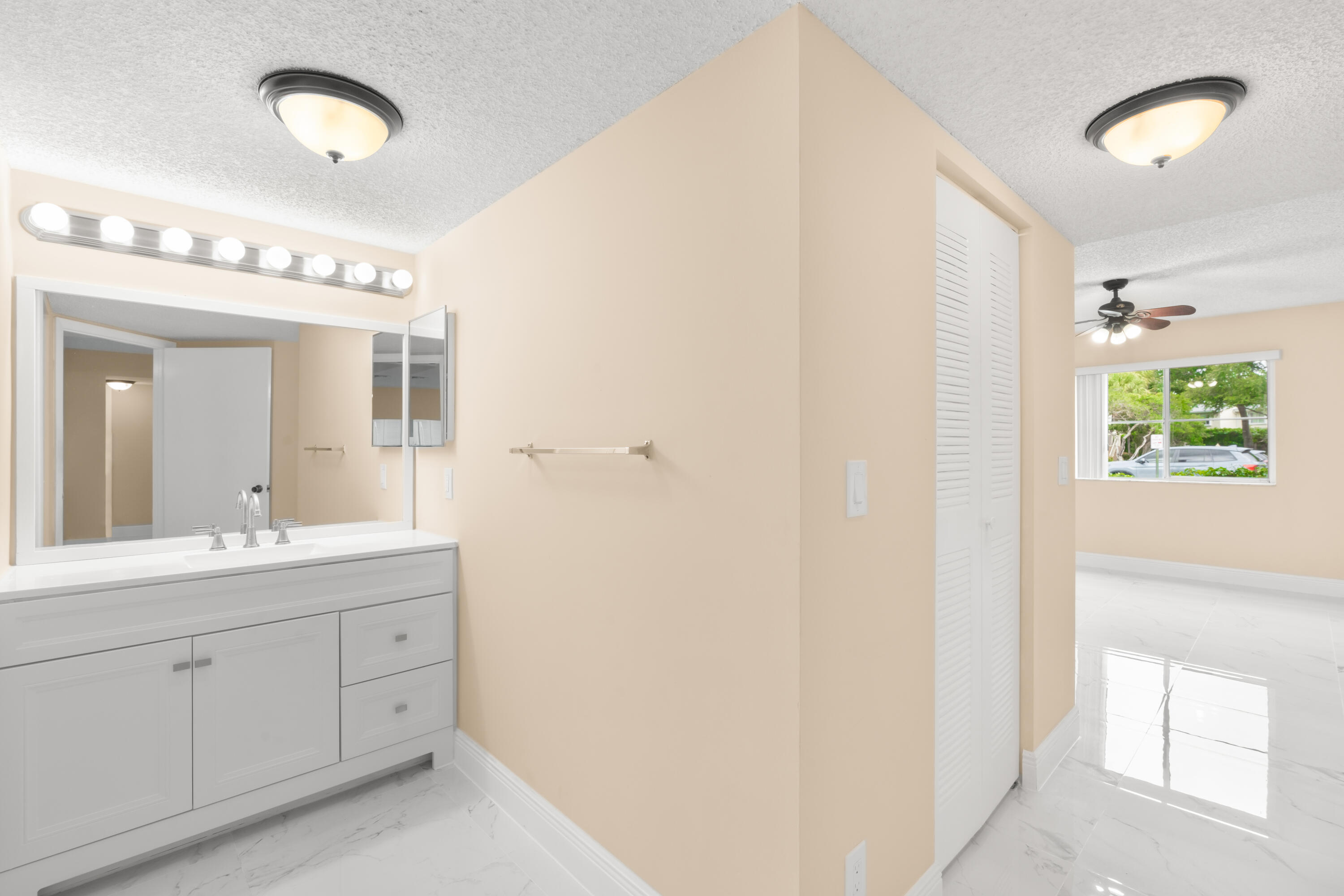 9855 Westview Drive 714 Property Photo 17
