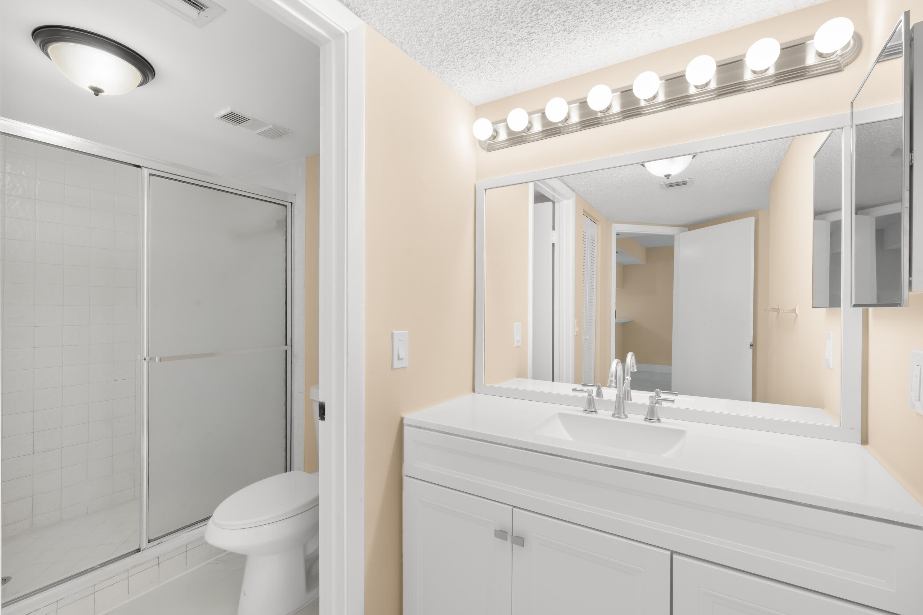 9855 Westview Drive 714 Property Photo 18