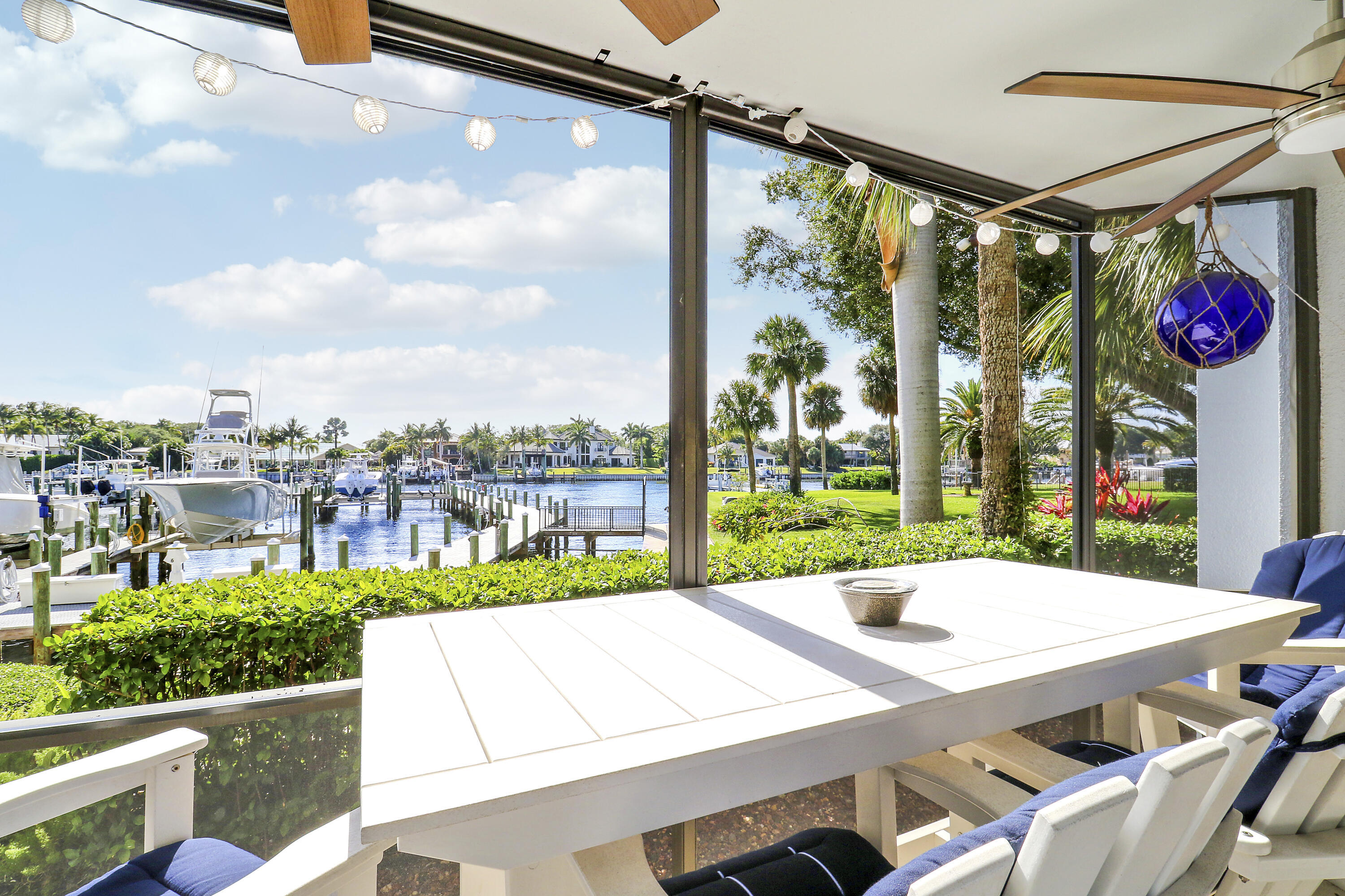 515 Bay Colony Drive N Property Photo 3