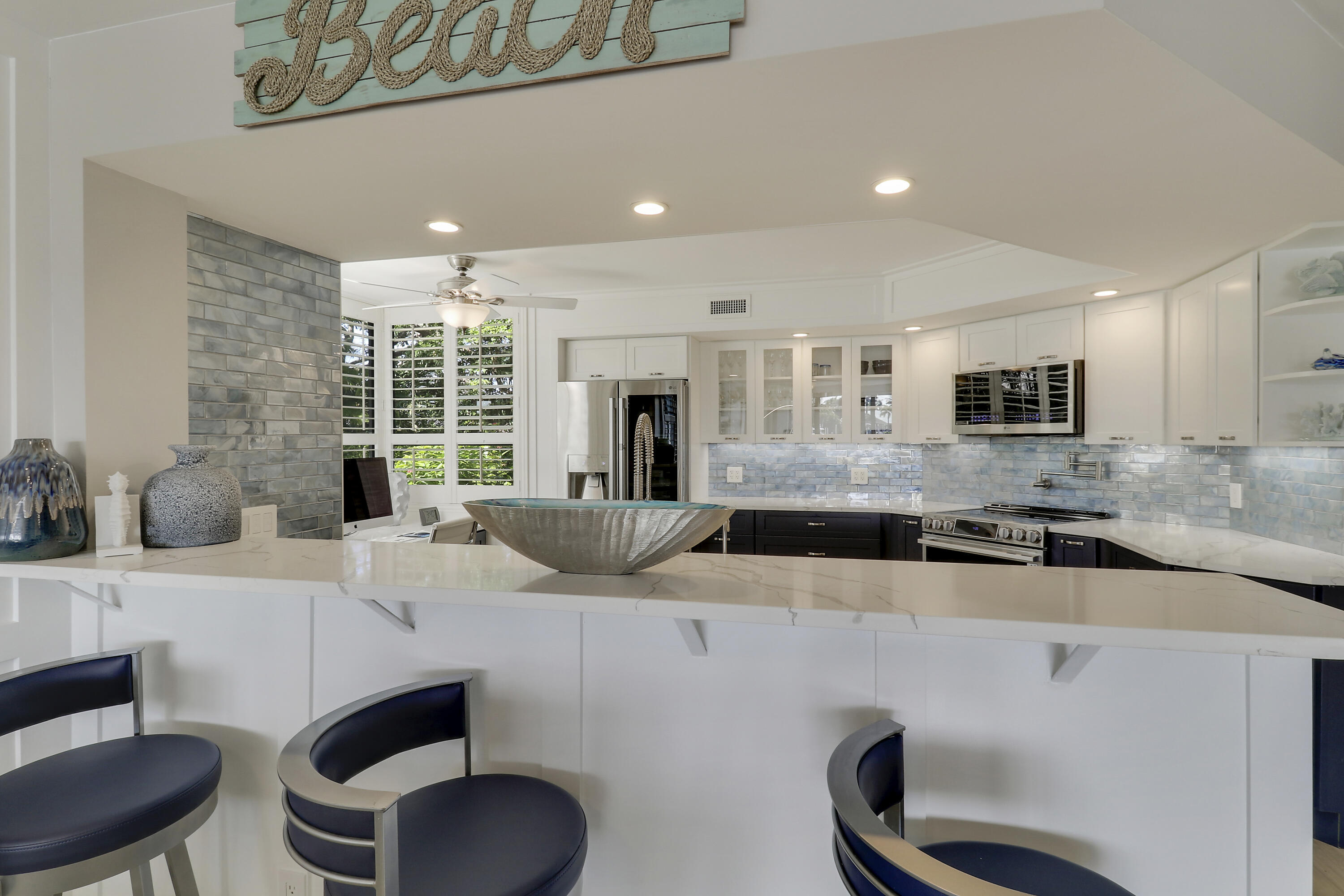 515 Bay Colony Drive N Property Photo 12