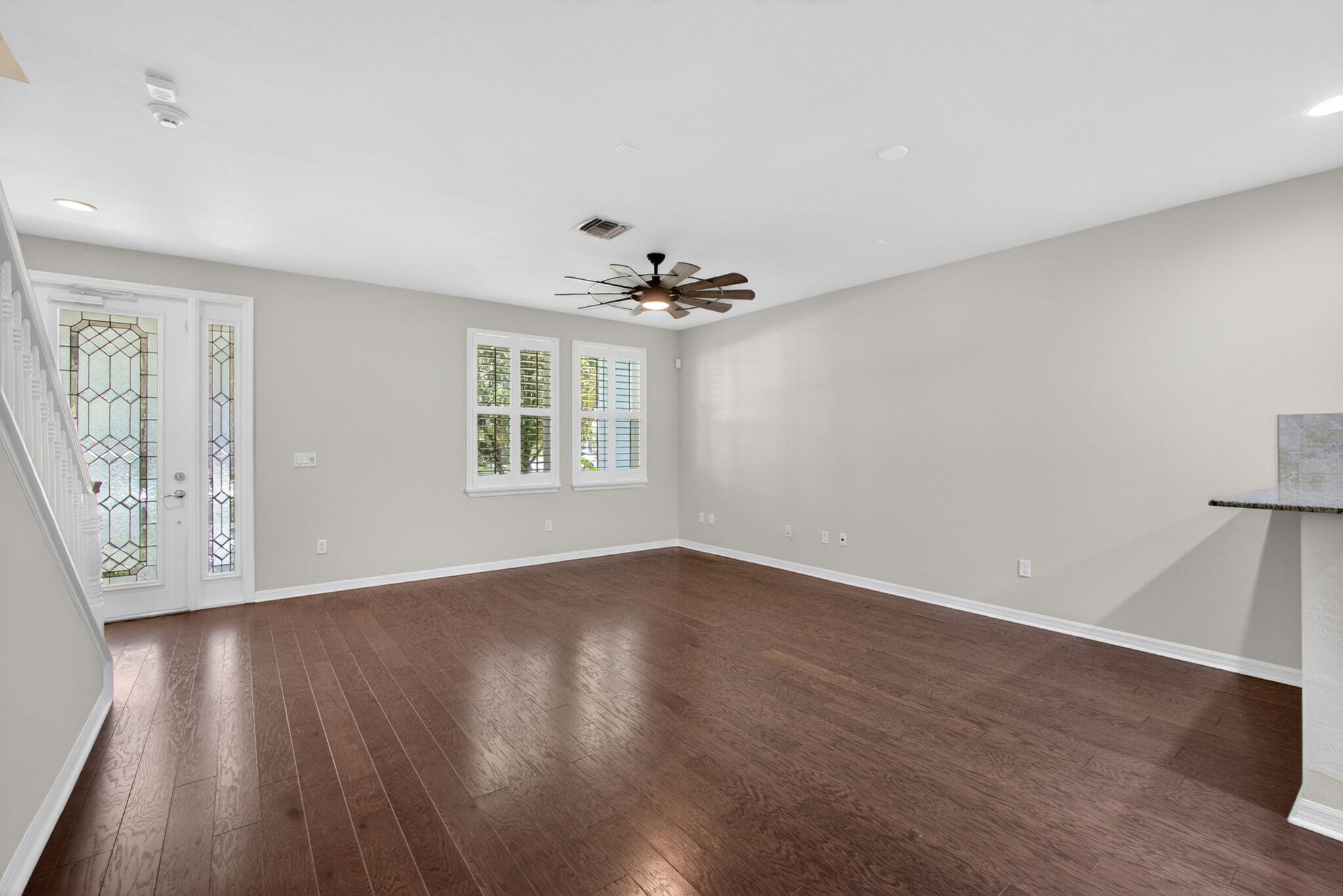 1126 Dakota Drive Property Photo 6