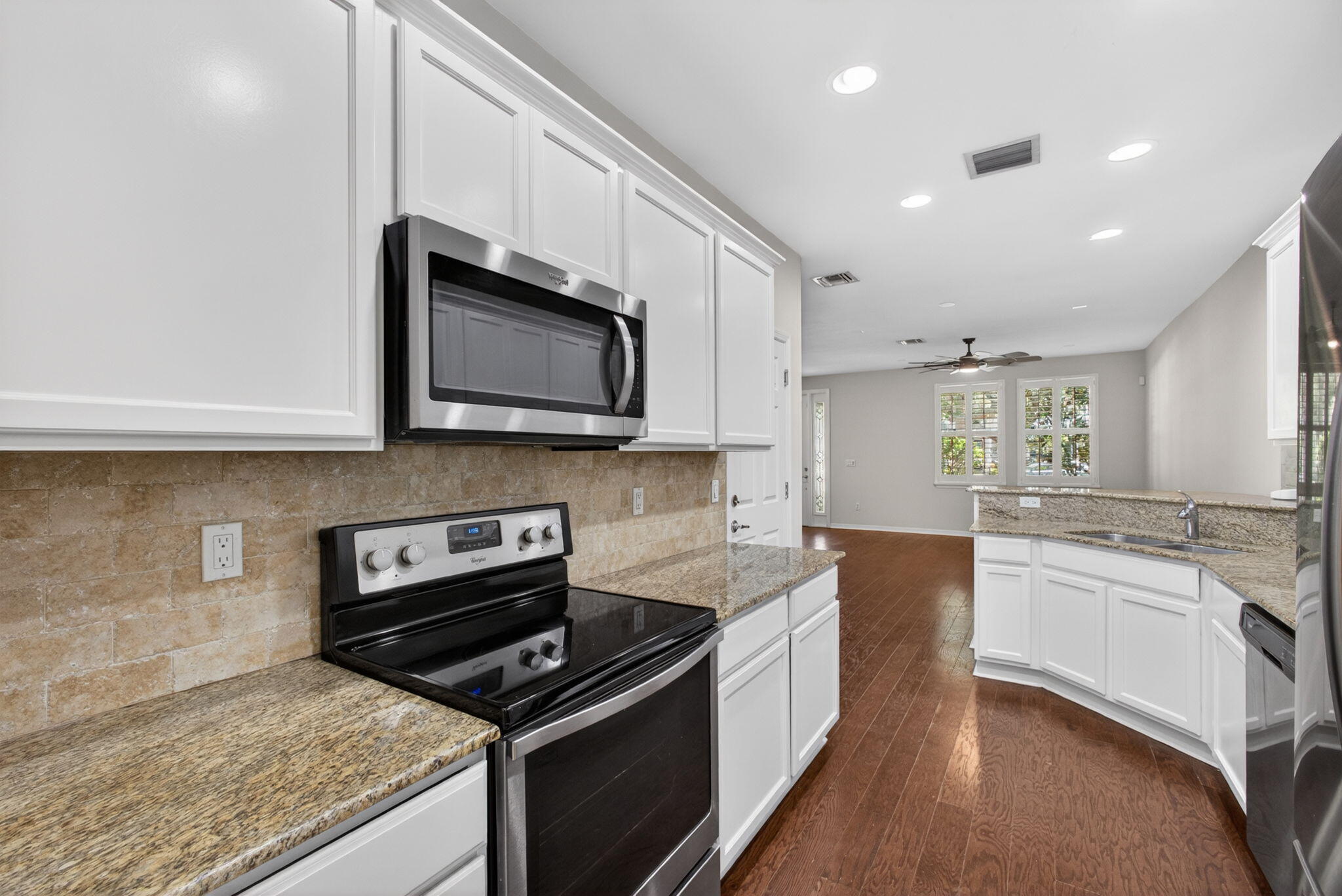 1126 Dakota Drive Property Photo 12