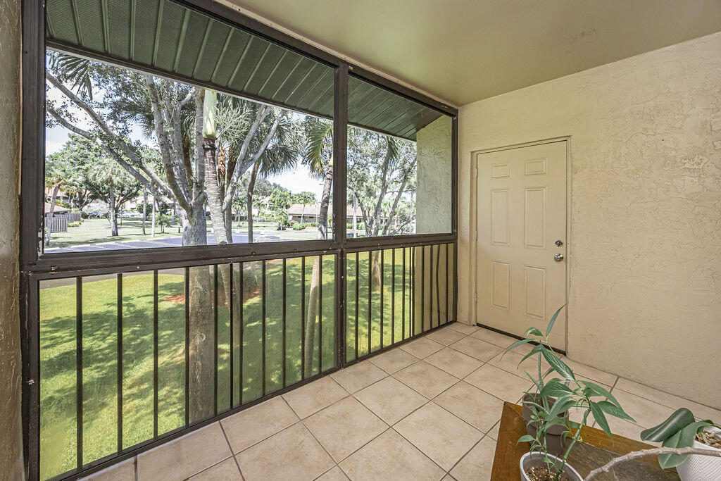 539 Shady Pine Way B2 Property Photo 3