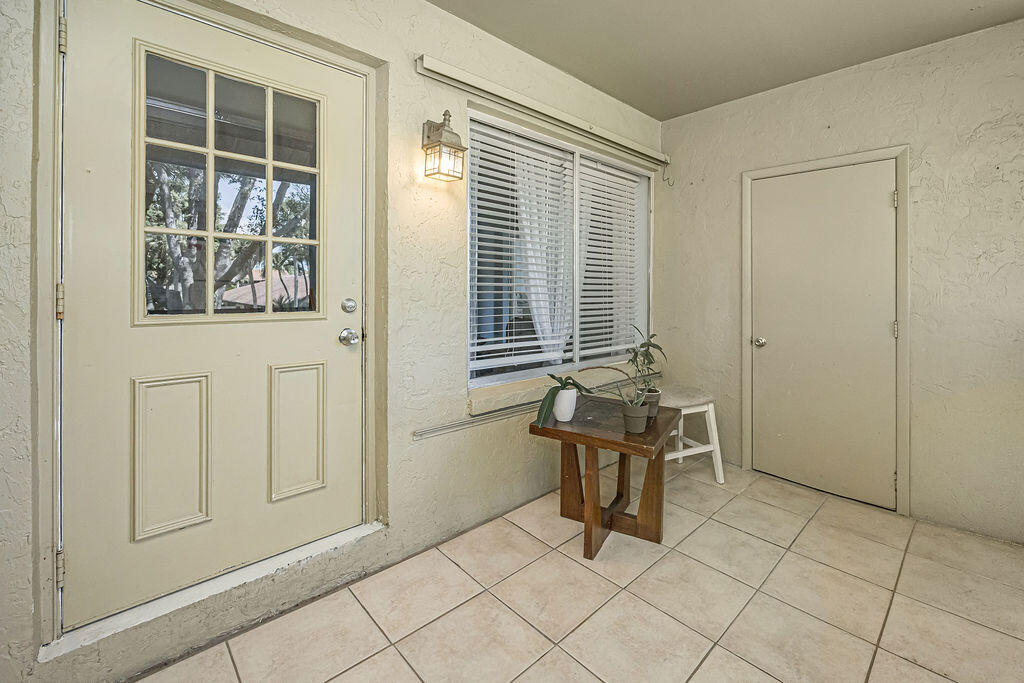 539 Shady Pine Way B2 Property Photo 4