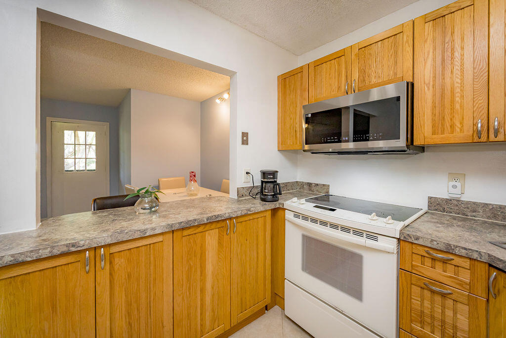 539 Shady Pine Way B2 Property Photo 7