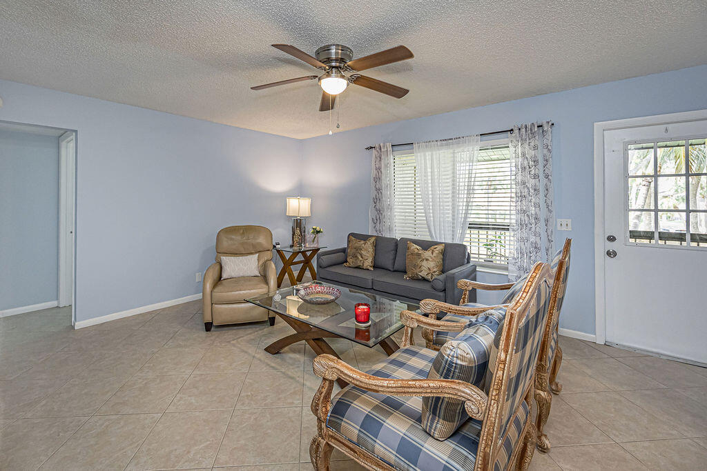 539 Shady Pine Way B2 Property Photo 12