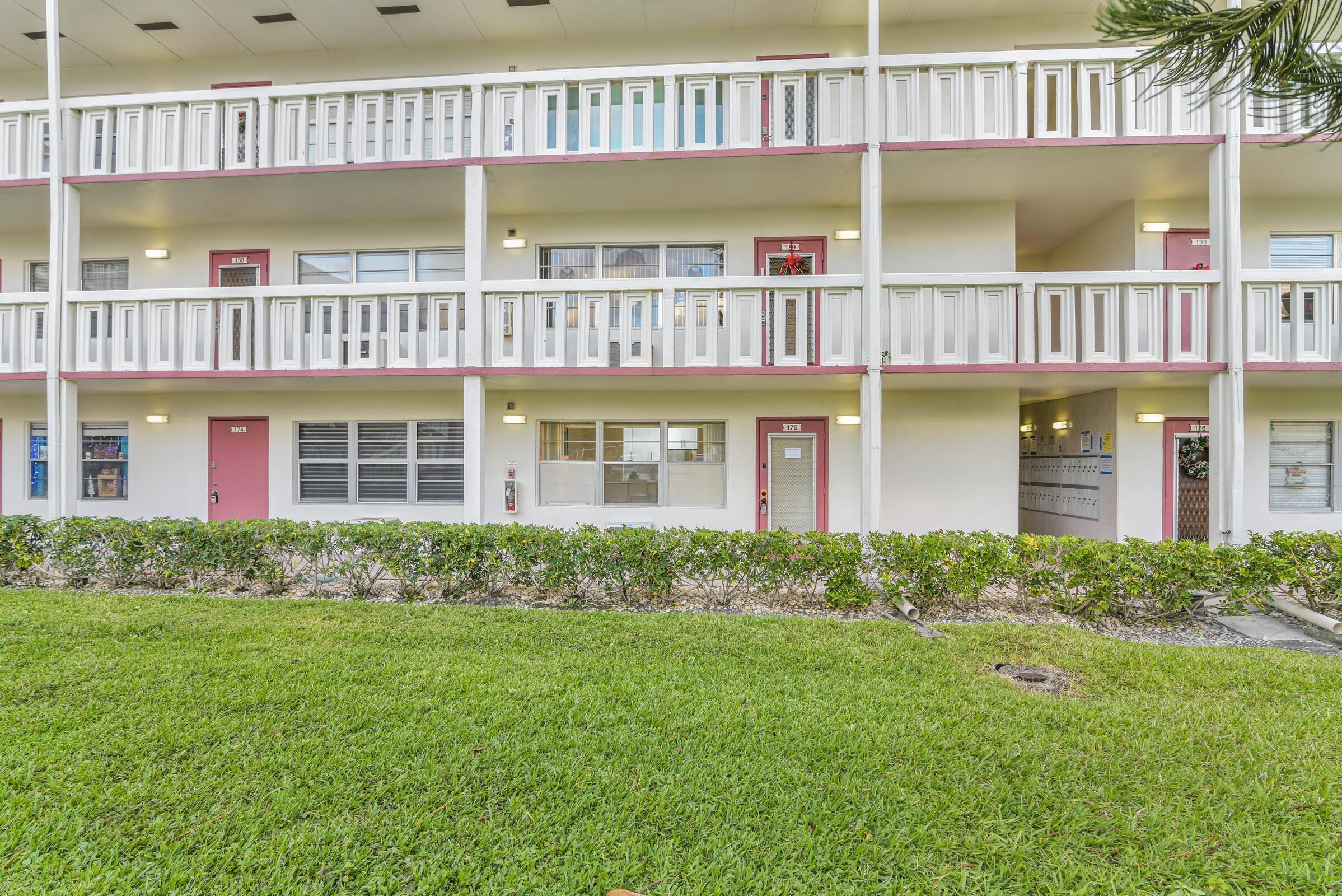 175 Fanshaw E Property Photo 25