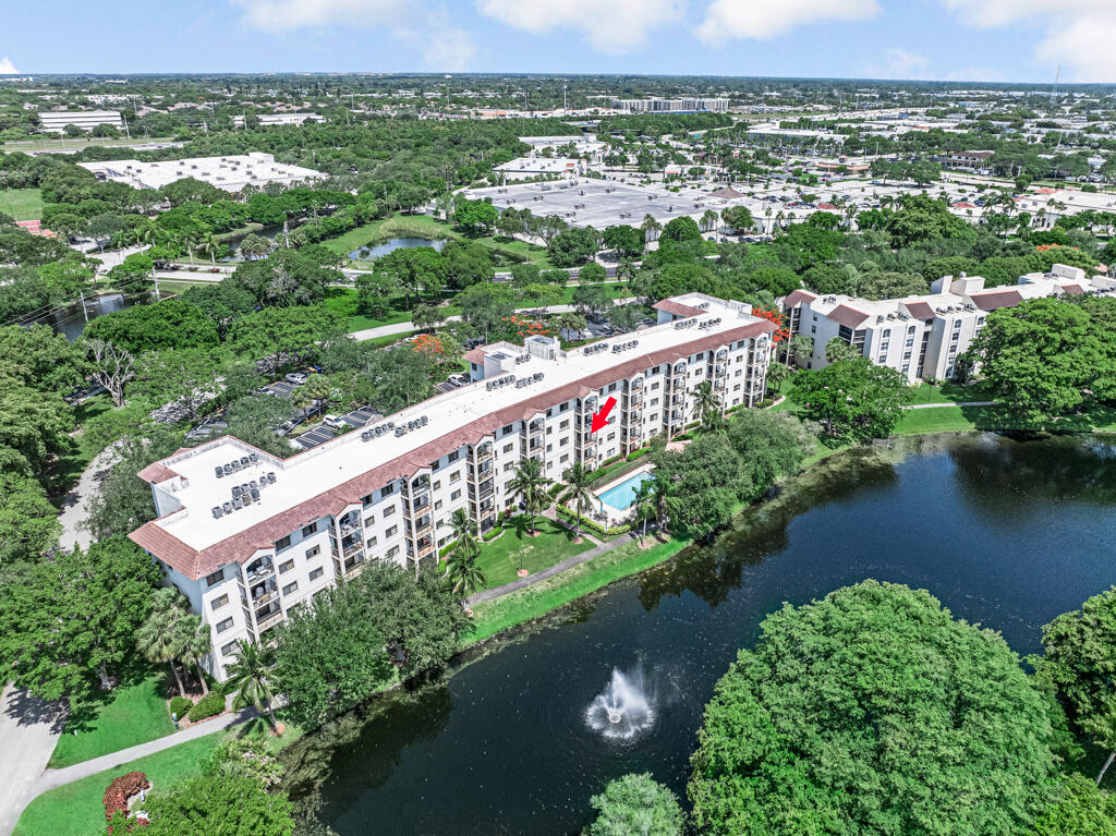 2105 Lavers Circle 306