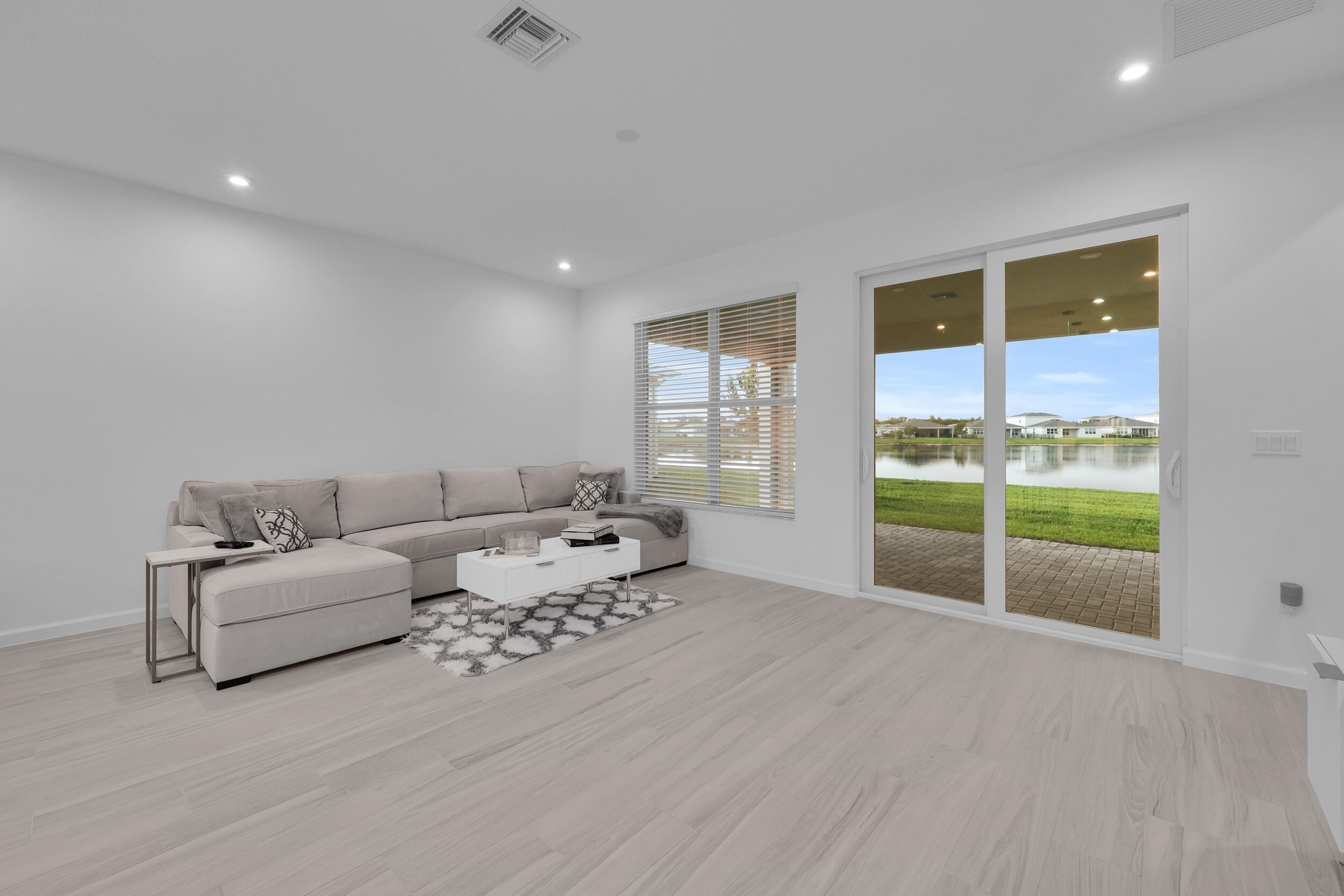 12758 Sw Phoenix Drive Property Photo 15