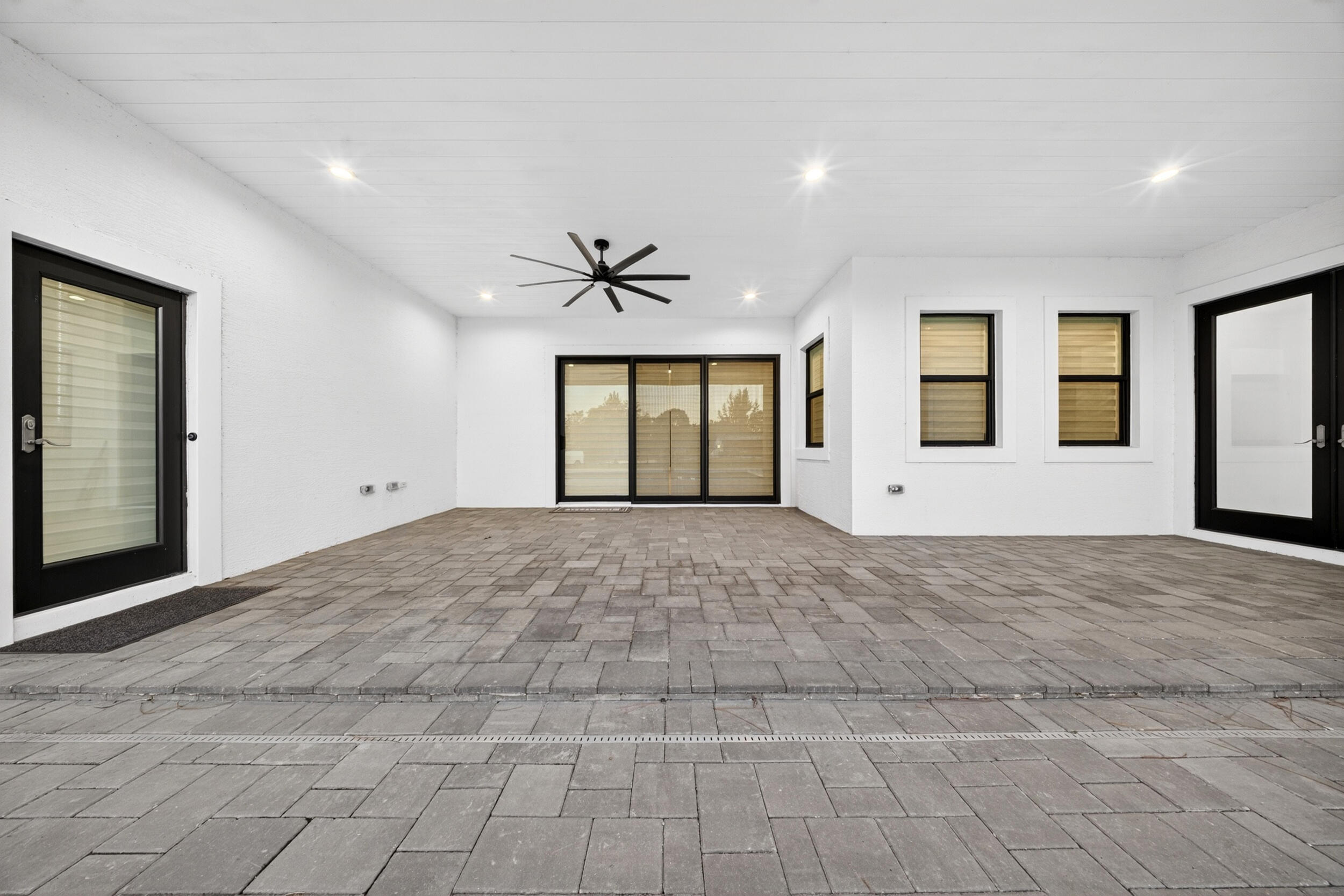 17655 44th Place N Property Photo 9