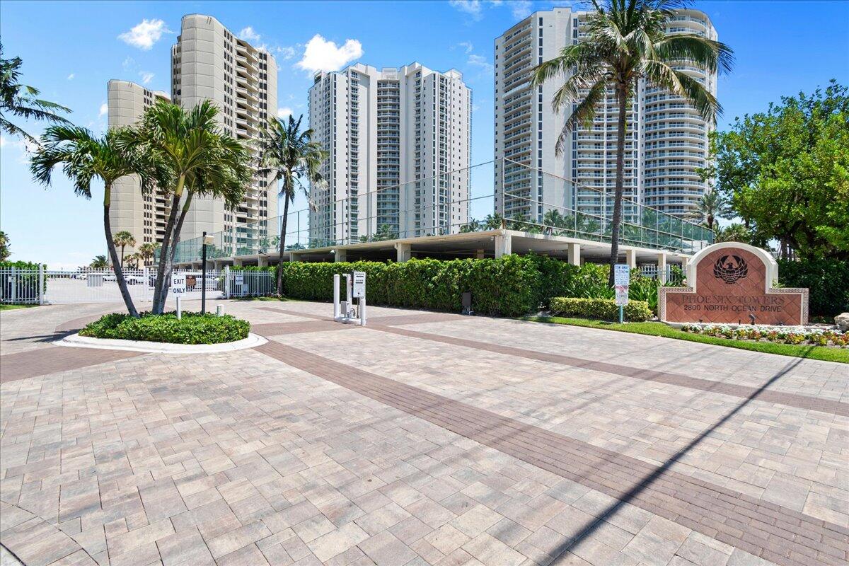 2800 N Ocean Drive A-18c Property Photo 2