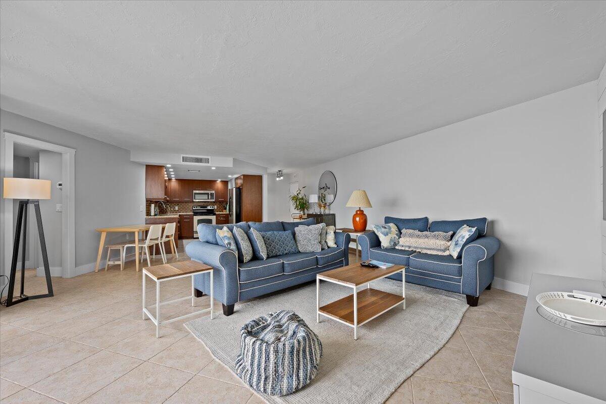 2800 N Ocean Drive A-18c Property Photo 4