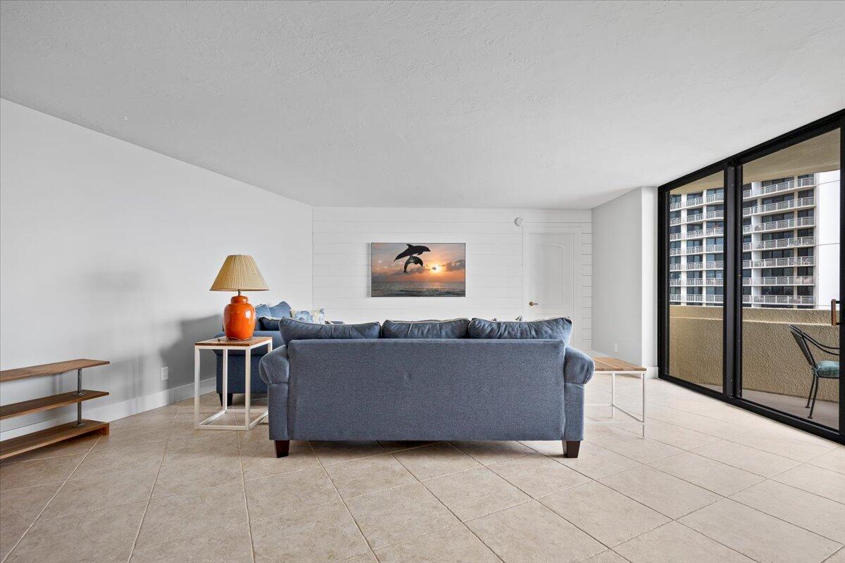 2800 N Ocean Drive A-18c Property Photo 6