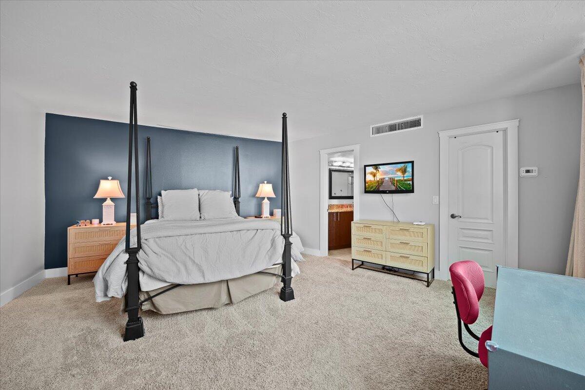 2800 N Ocean Drive A-18c Property Photo 11