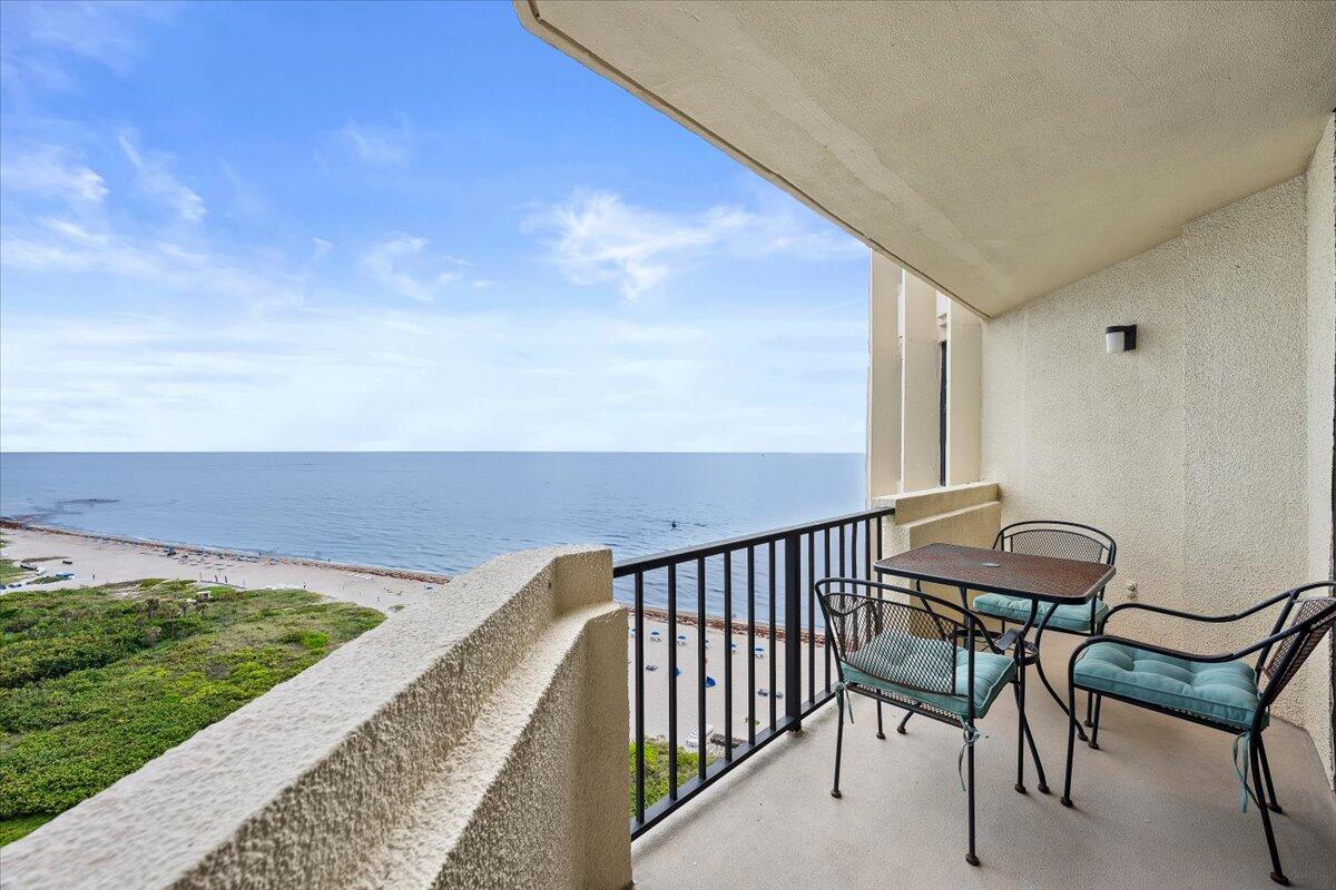 2800 N Ocean Drive A-18c Property Photo 14