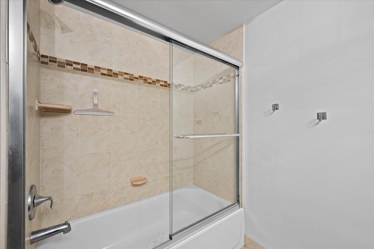2800 N Ocean Drive A-18c Property Photo 18