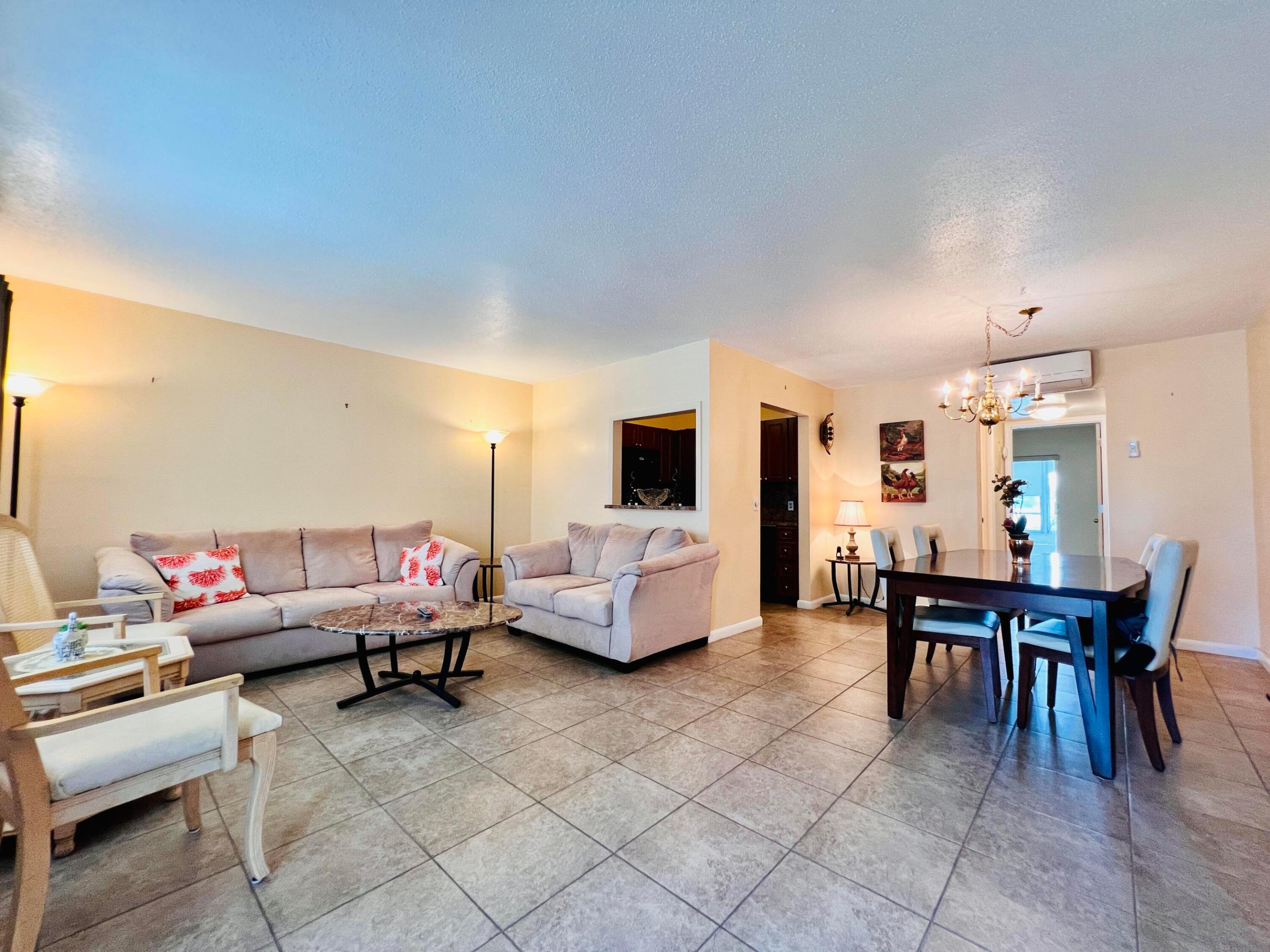 142 Cambridge F Property Photo 1