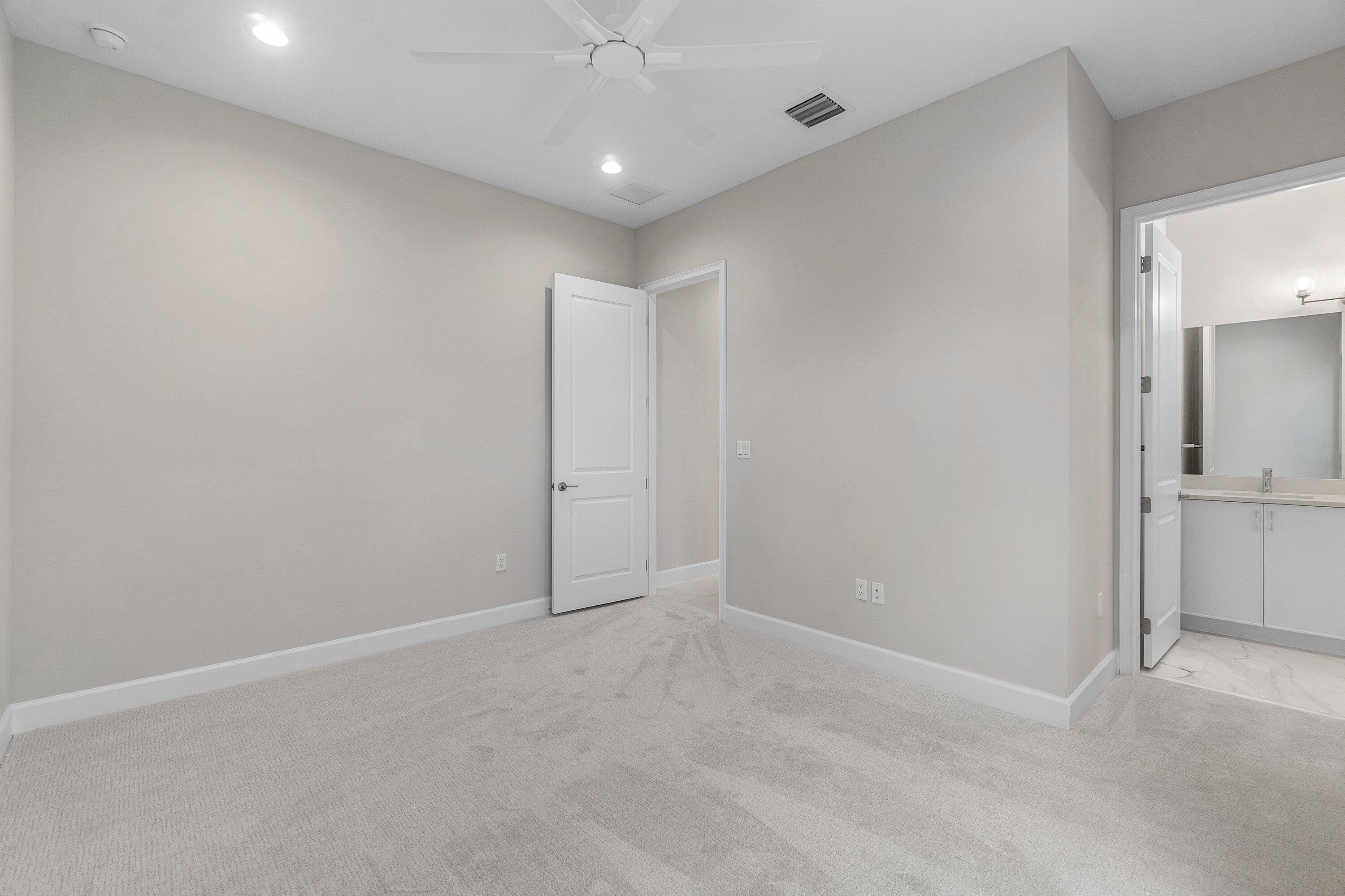 9123 Red Robin Lane Property Photo 25