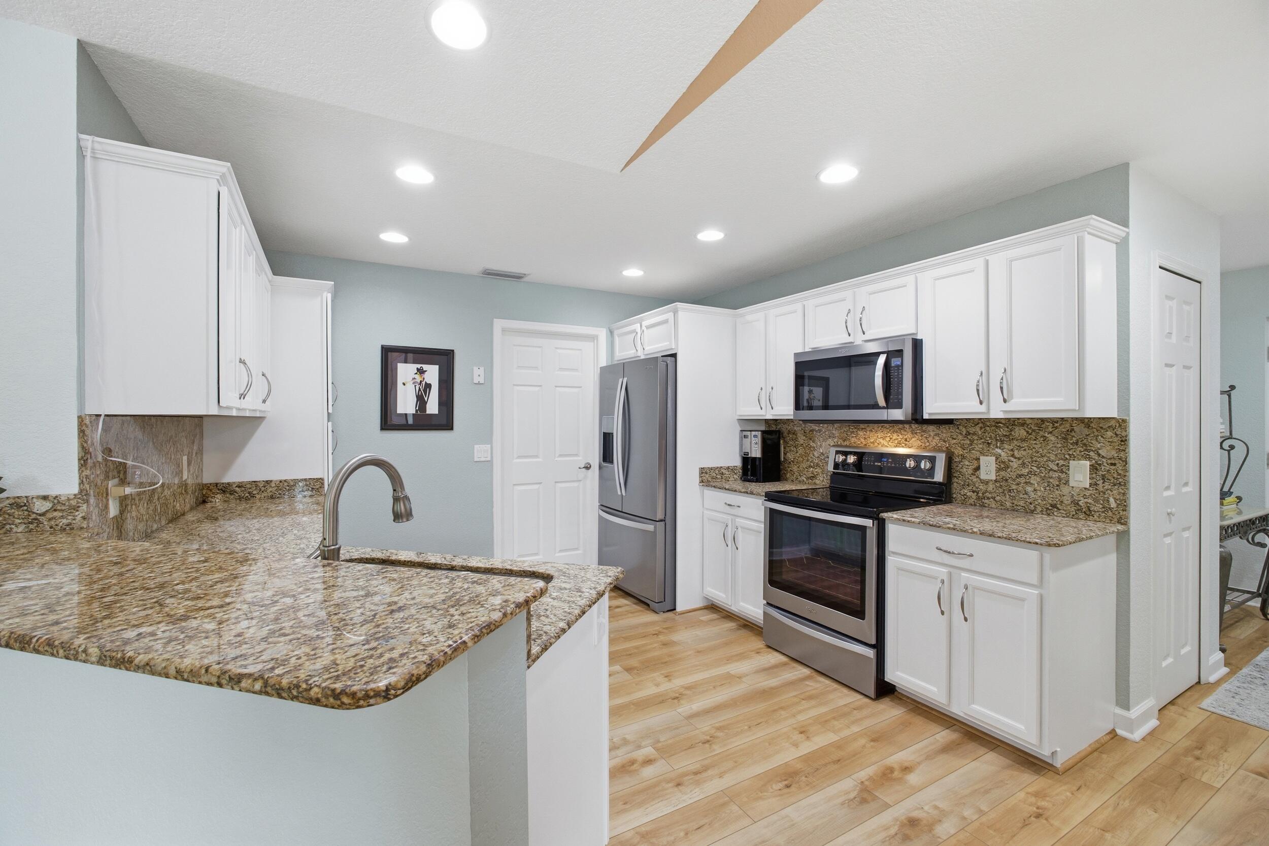 72 Mediterranean Boulevard E Property Photo 3