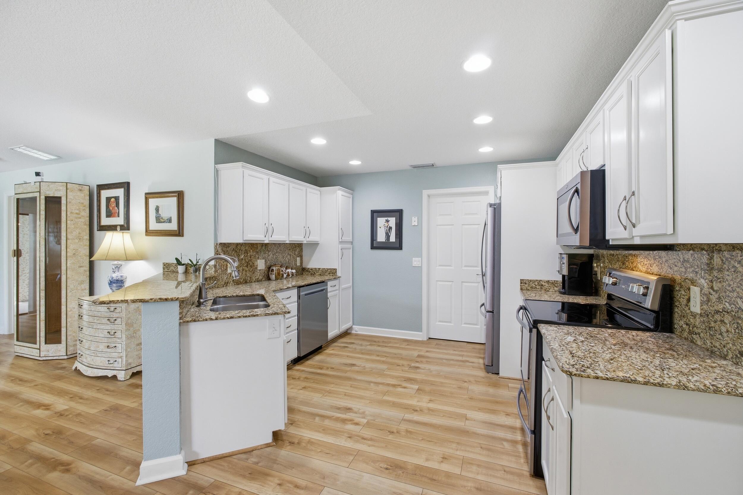 72 Mediterranean Boulevard E Property Photo 8