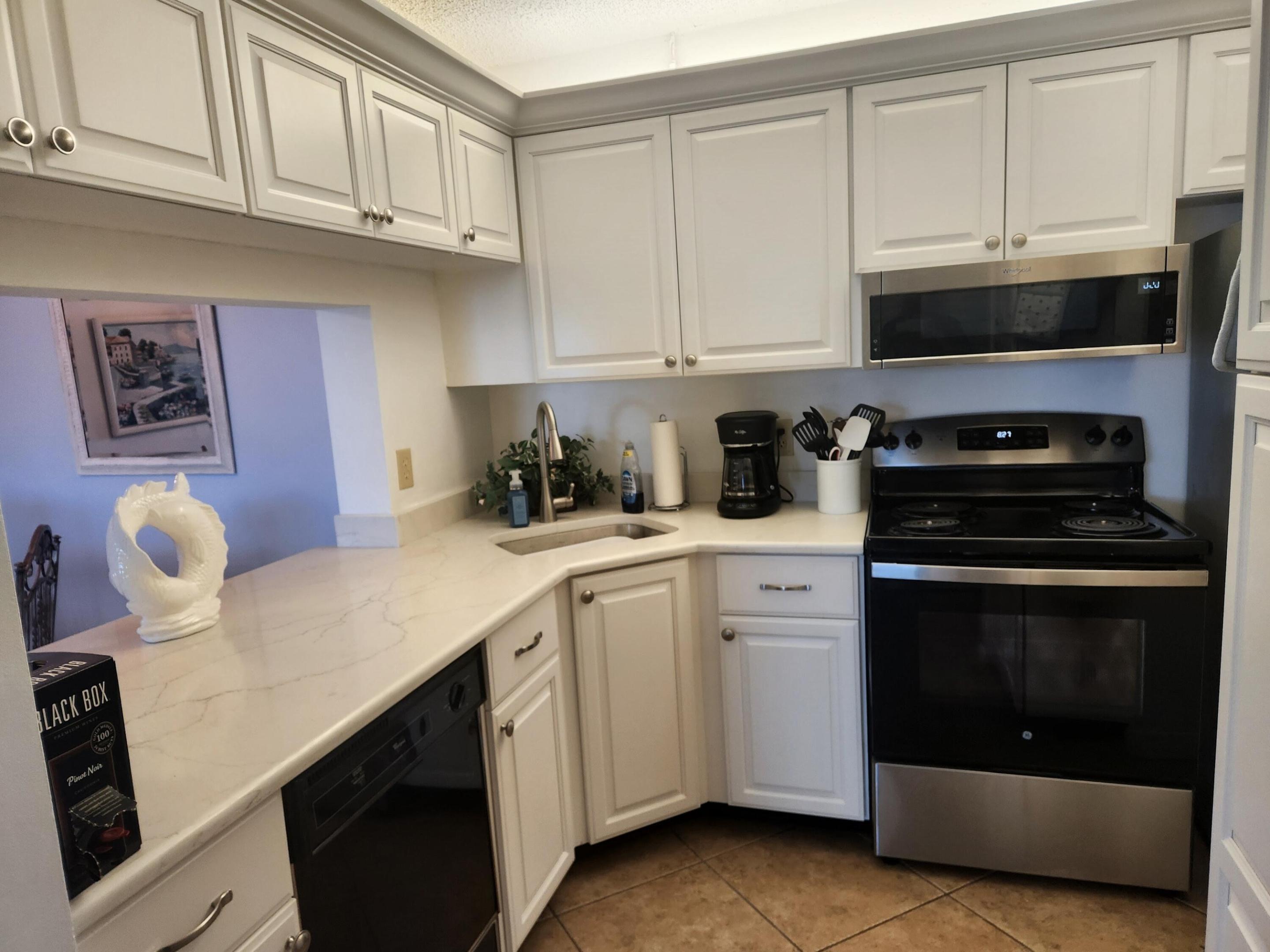 4436 Ne Ocean Boulevard E2 Property Photo 6