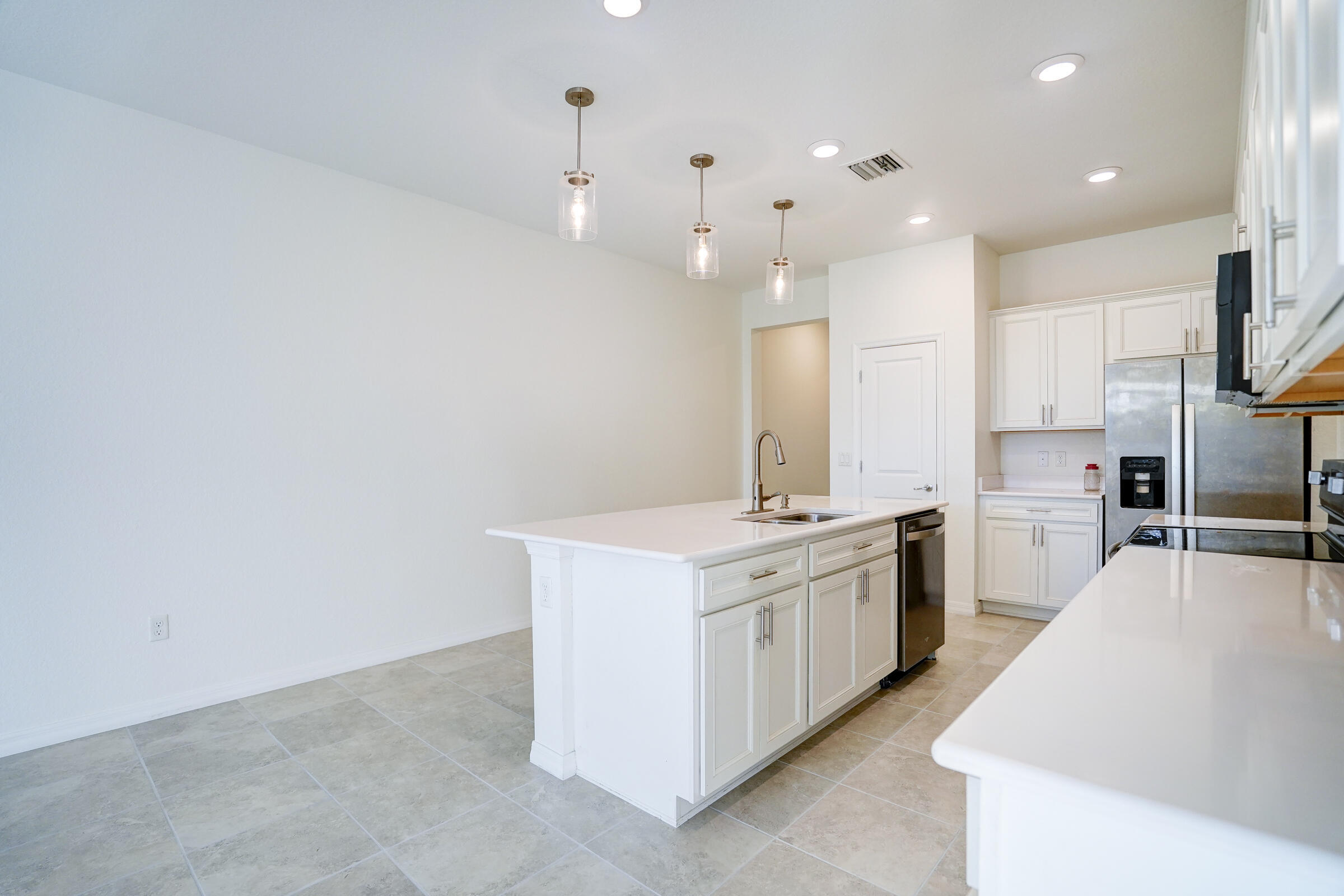 B26040966 Property Photo 9