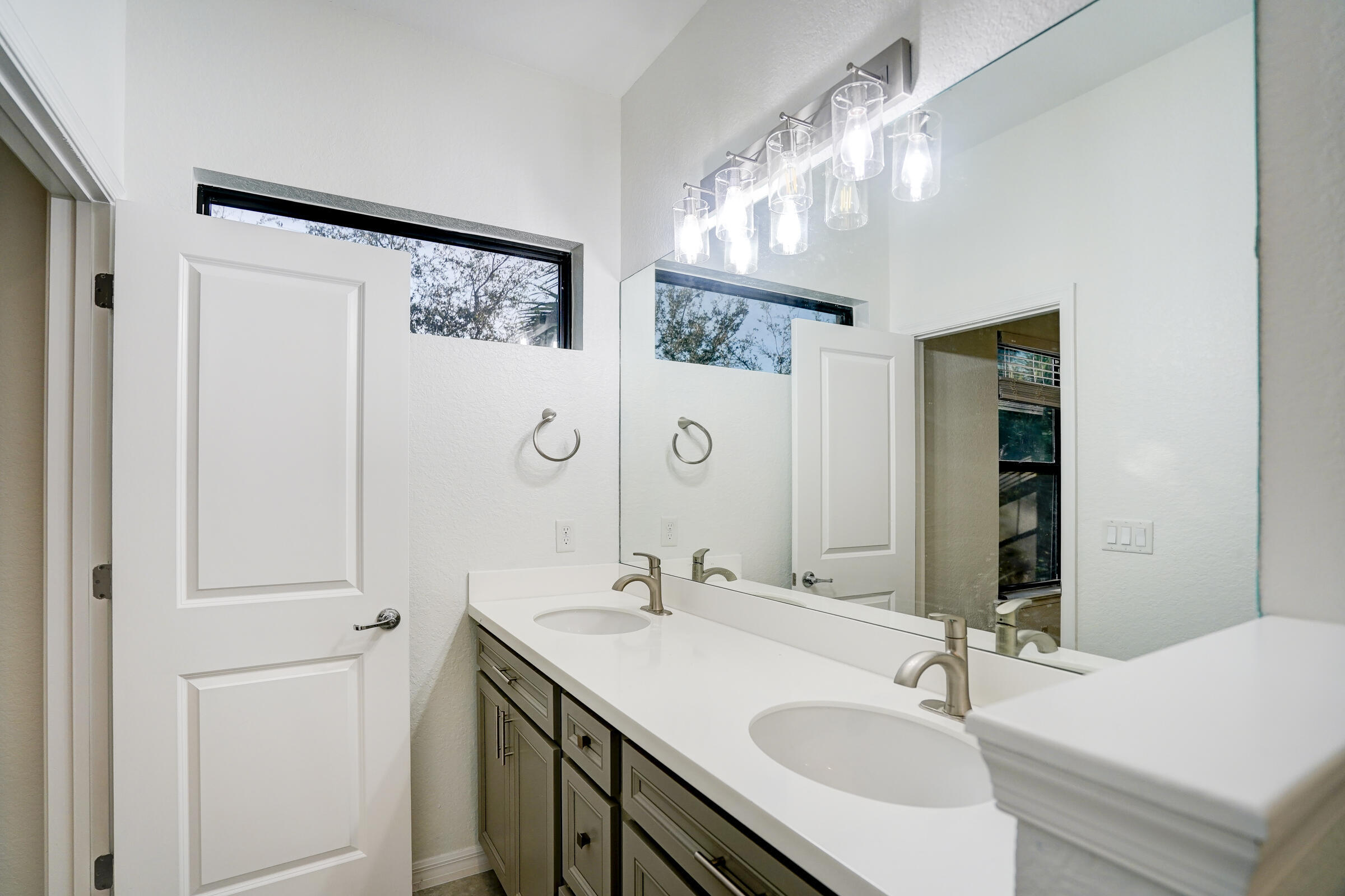 B26040966 Property Photo 32