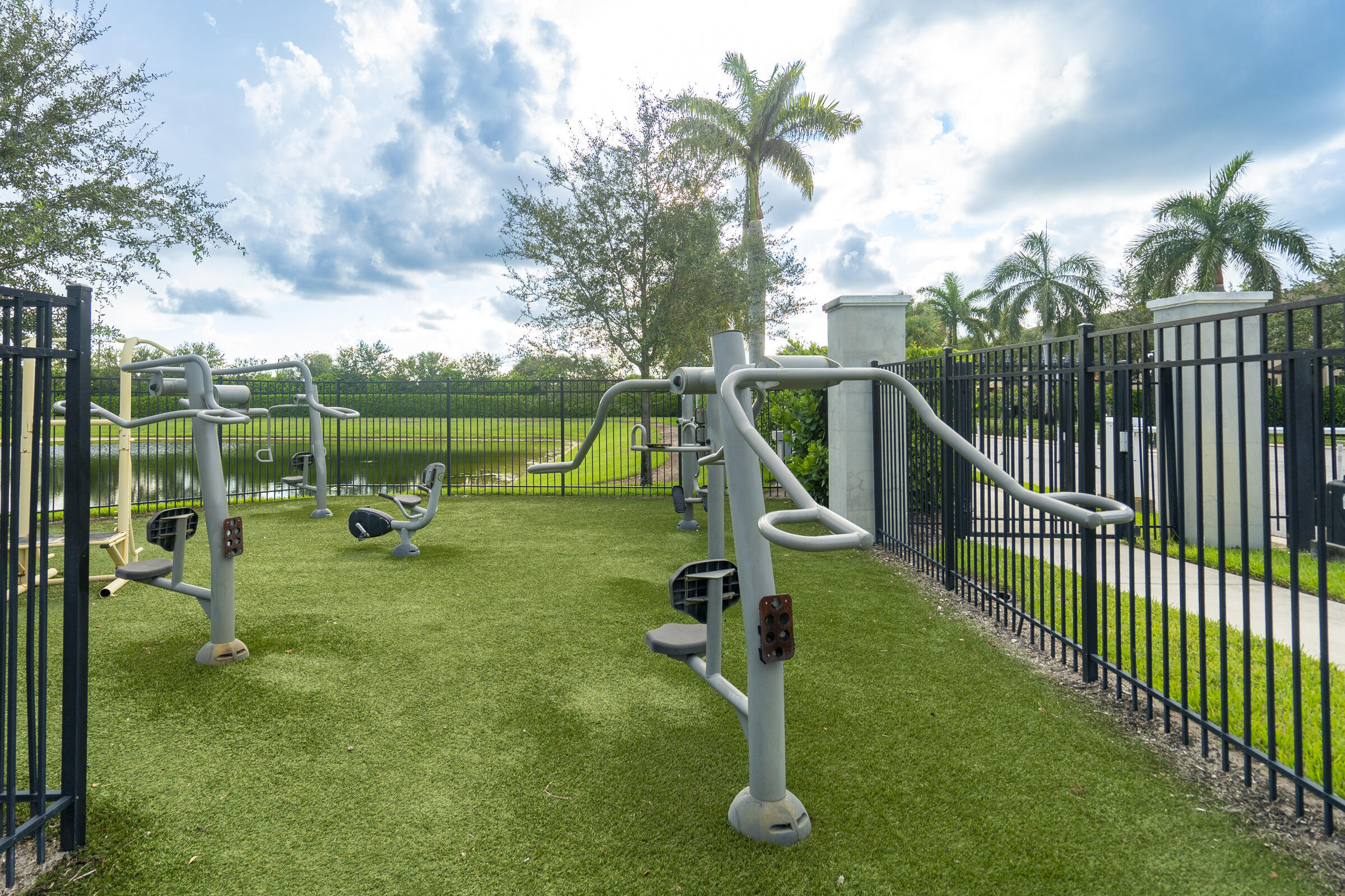 B26040966 Property Photo 37
